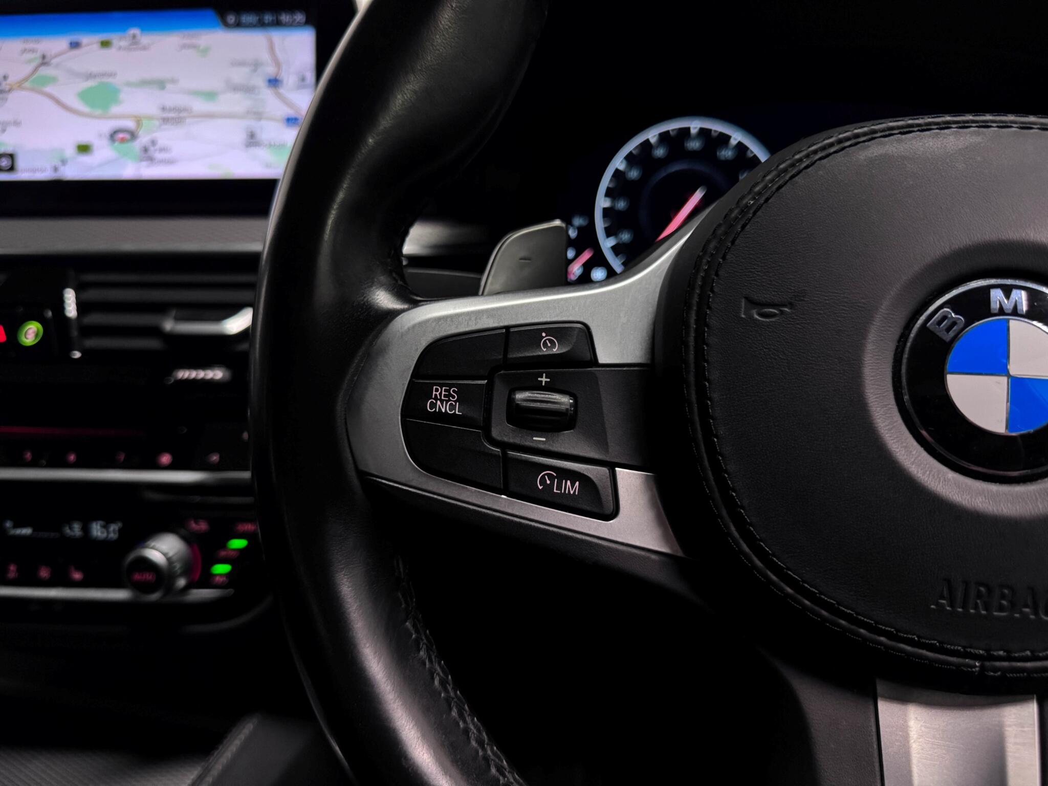 BMW 5 Series view 33