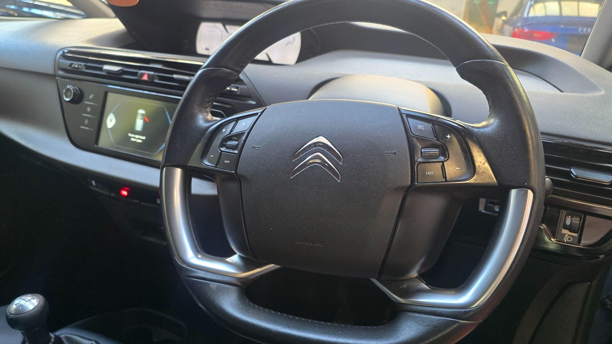 Citroen C4 Picasso view 8