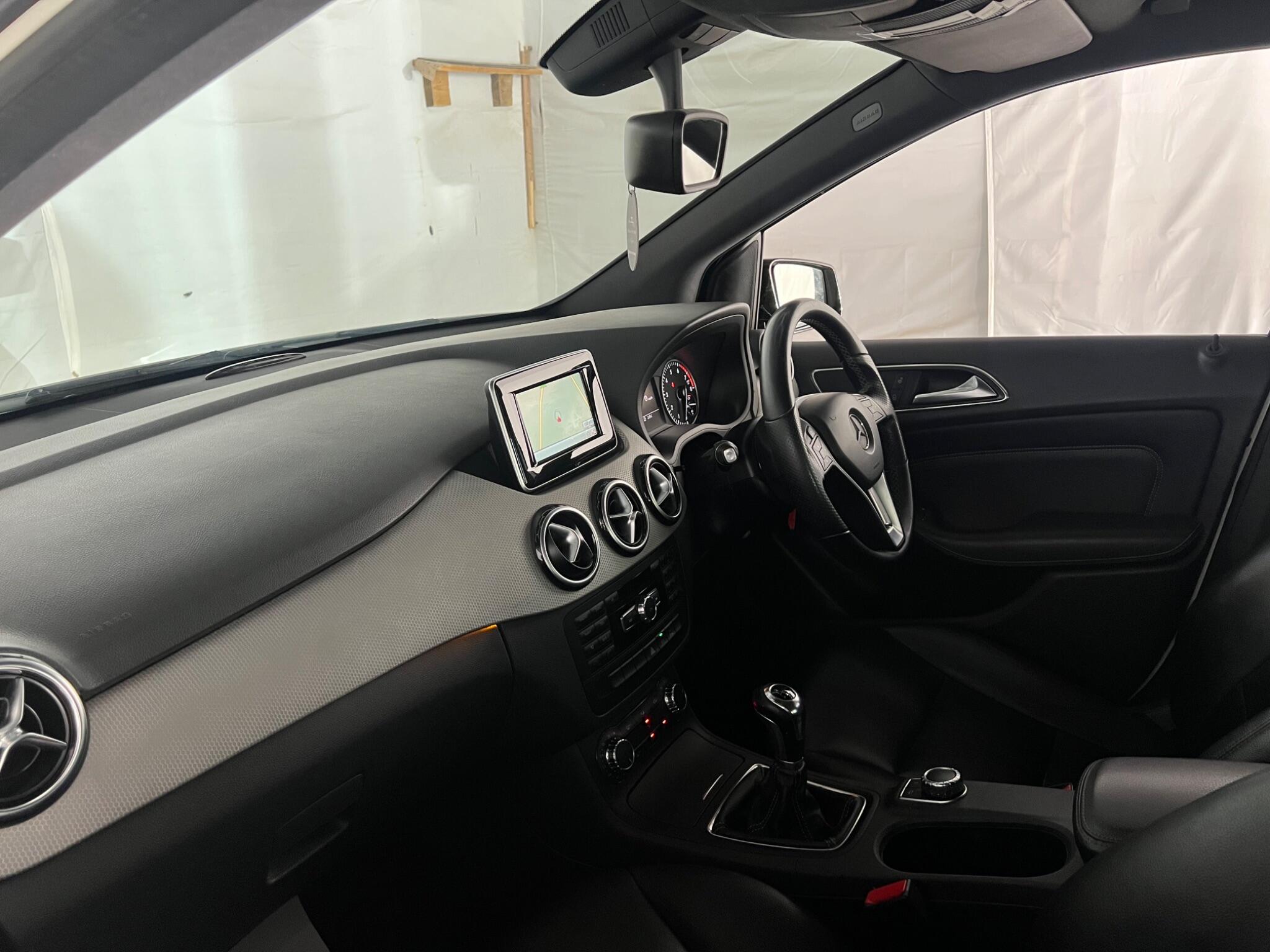 Mercedes-Benz B Class view 18