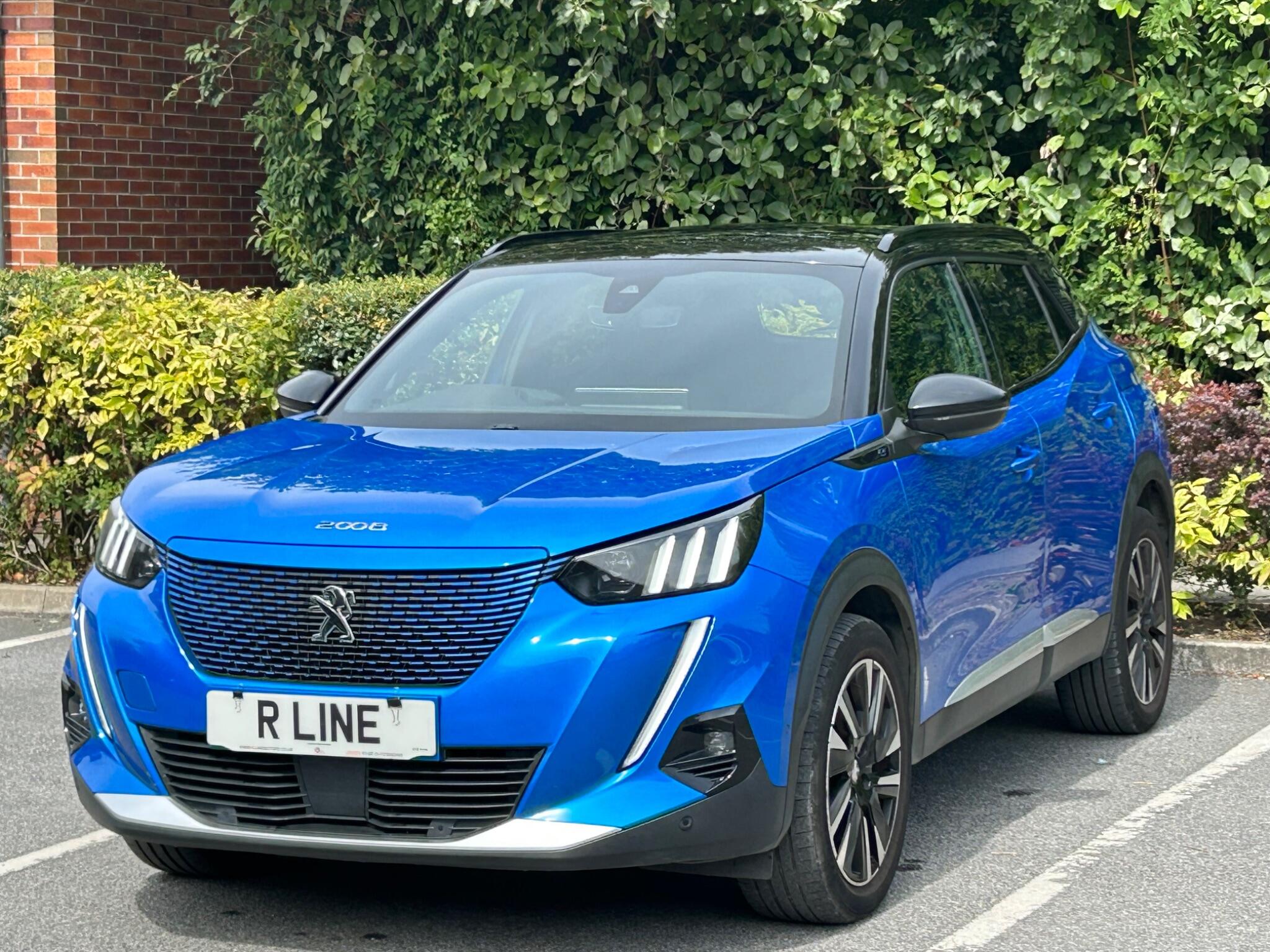 Peugeot E-2008 view 6