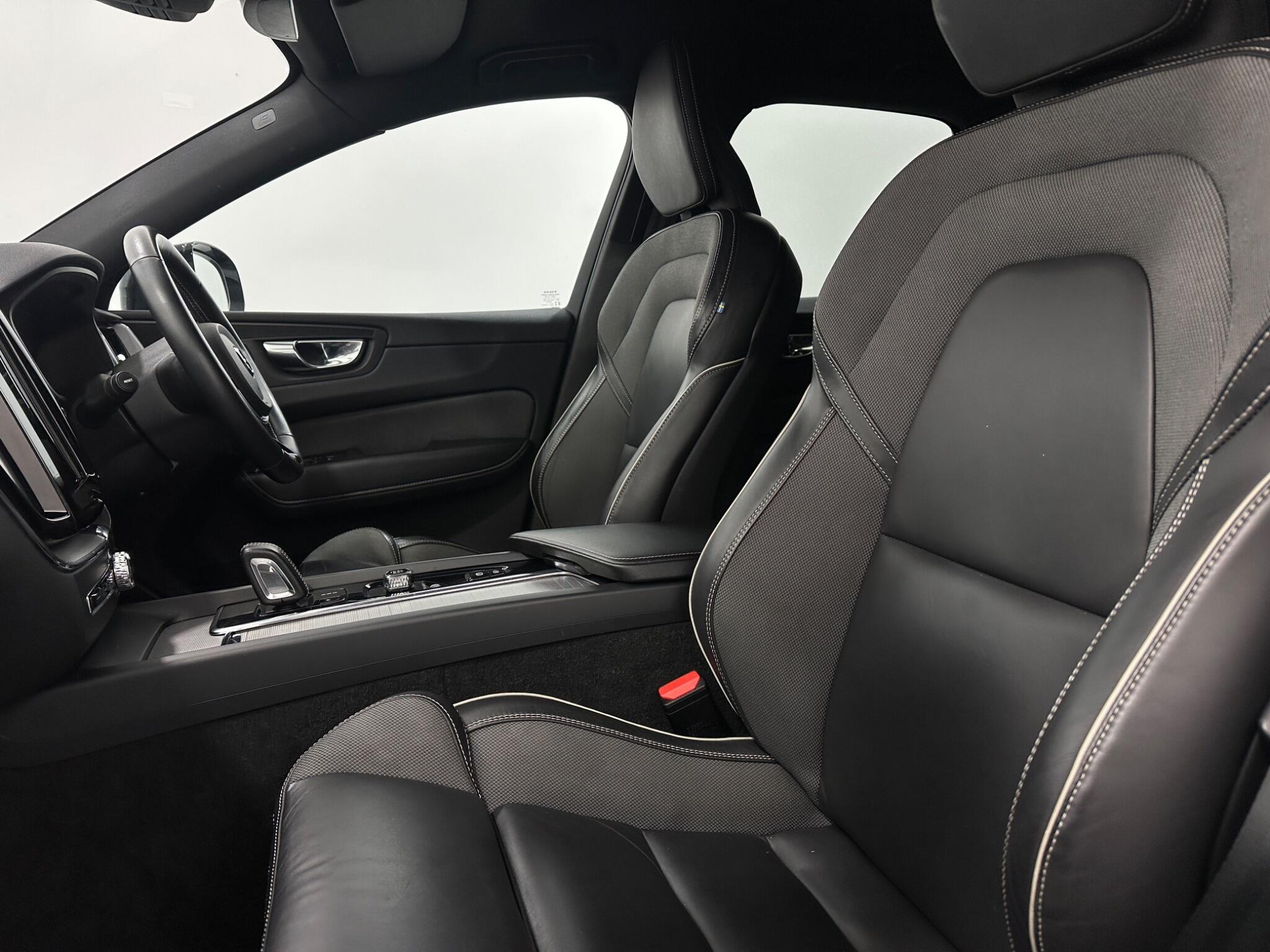 Volvo XC60 view 34