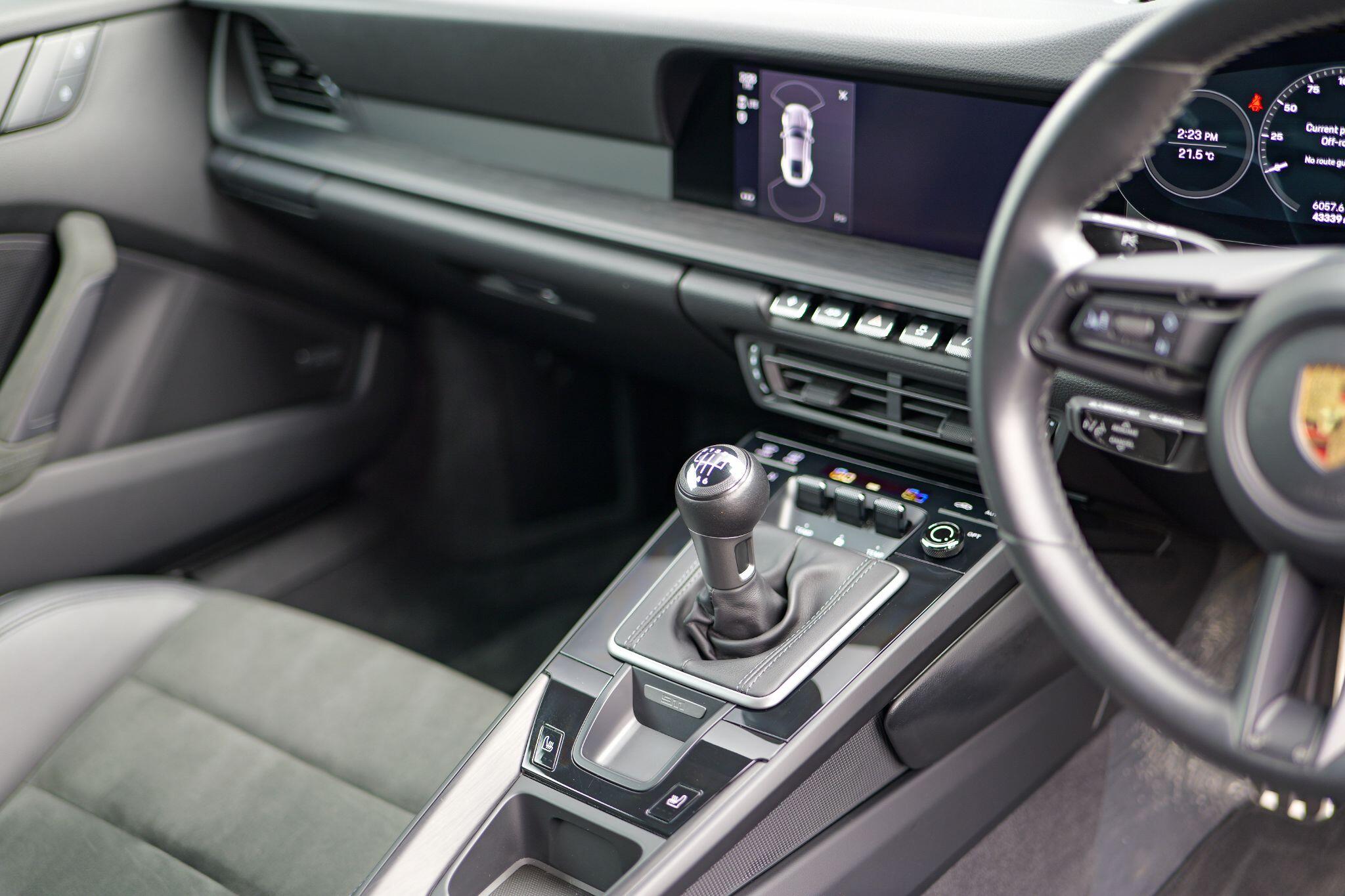 Porsche 911 view 13