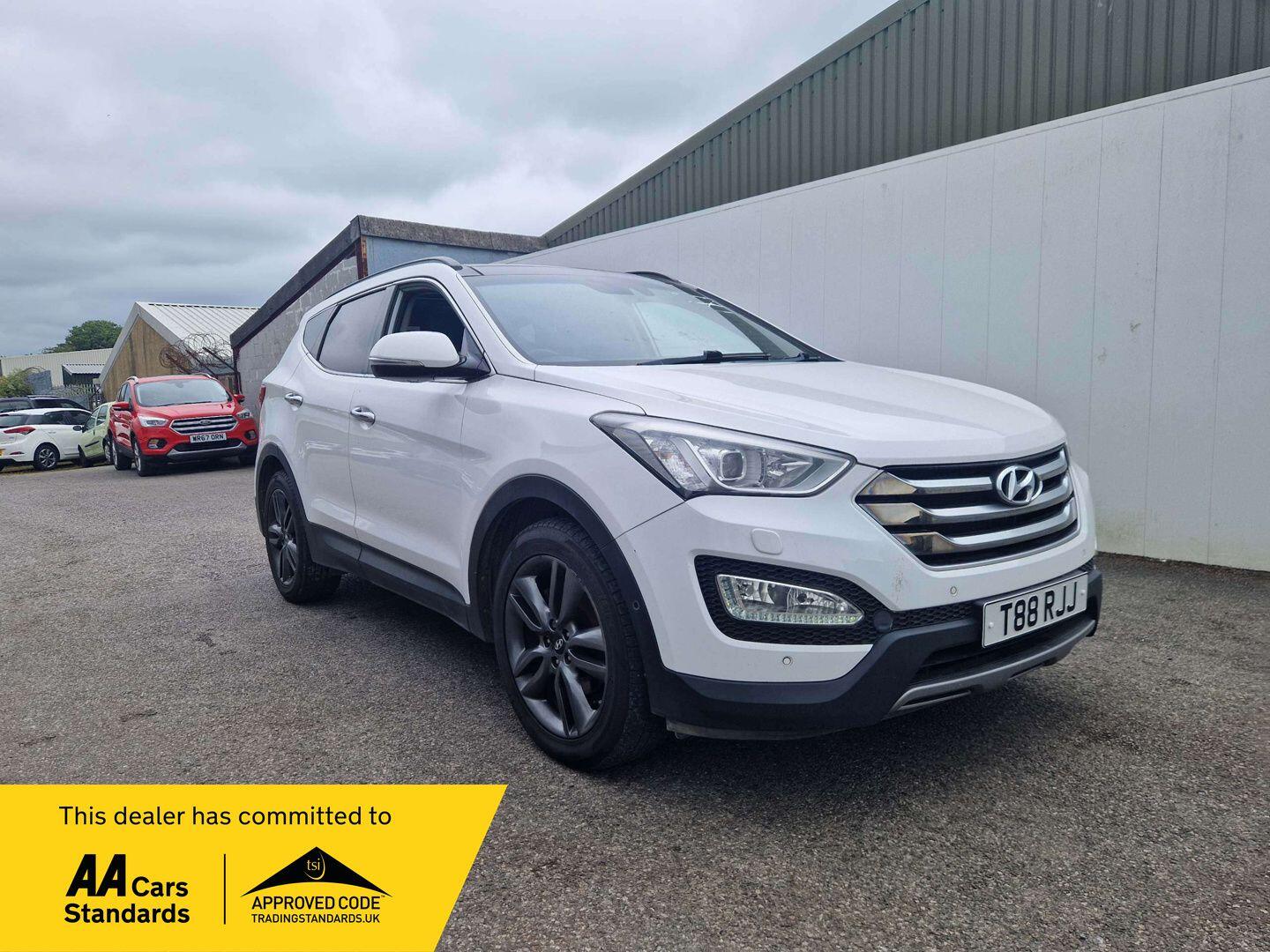 2015 Hyundai Santa FE in White for sale