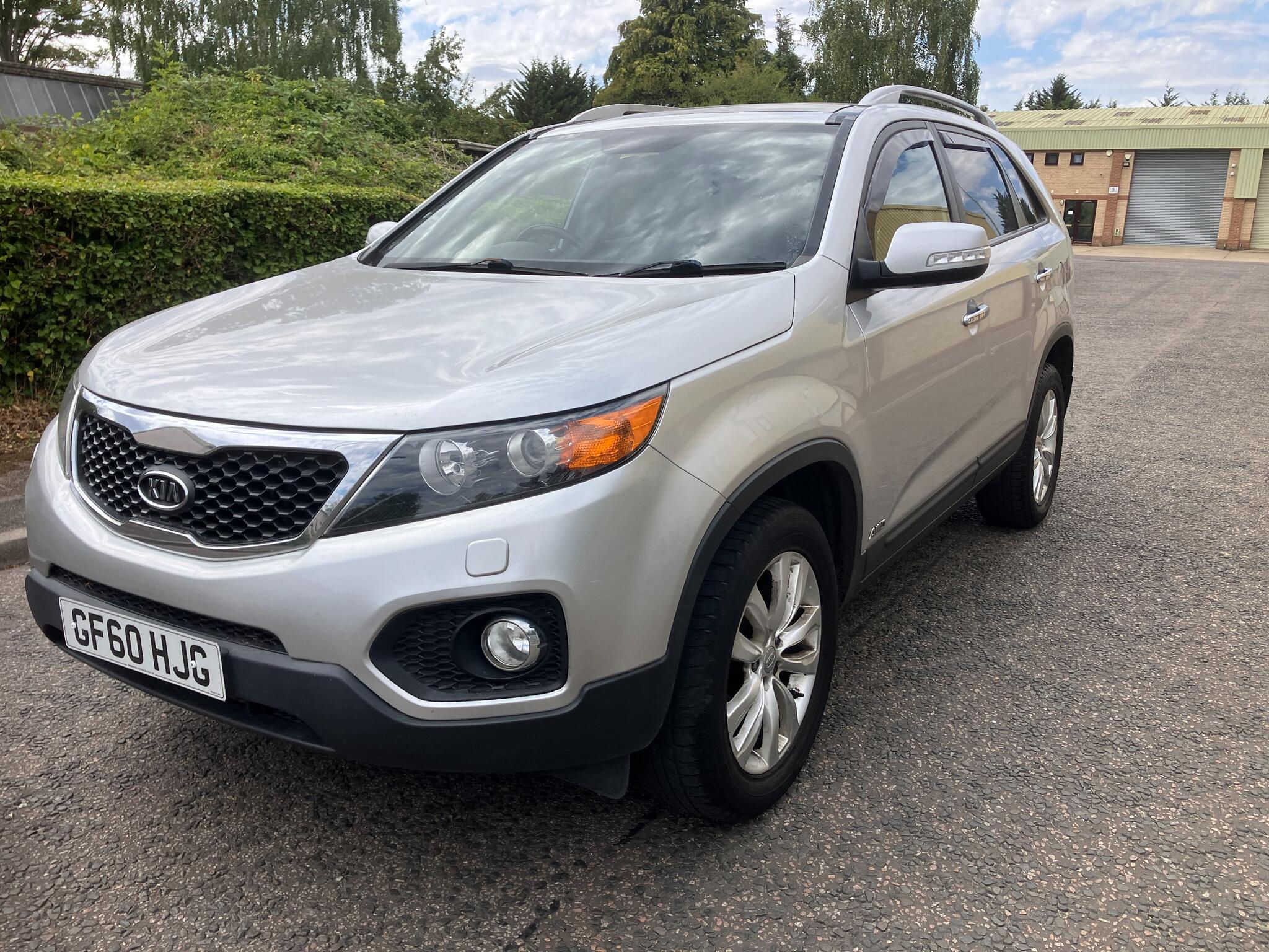 Kia Sorento view 3