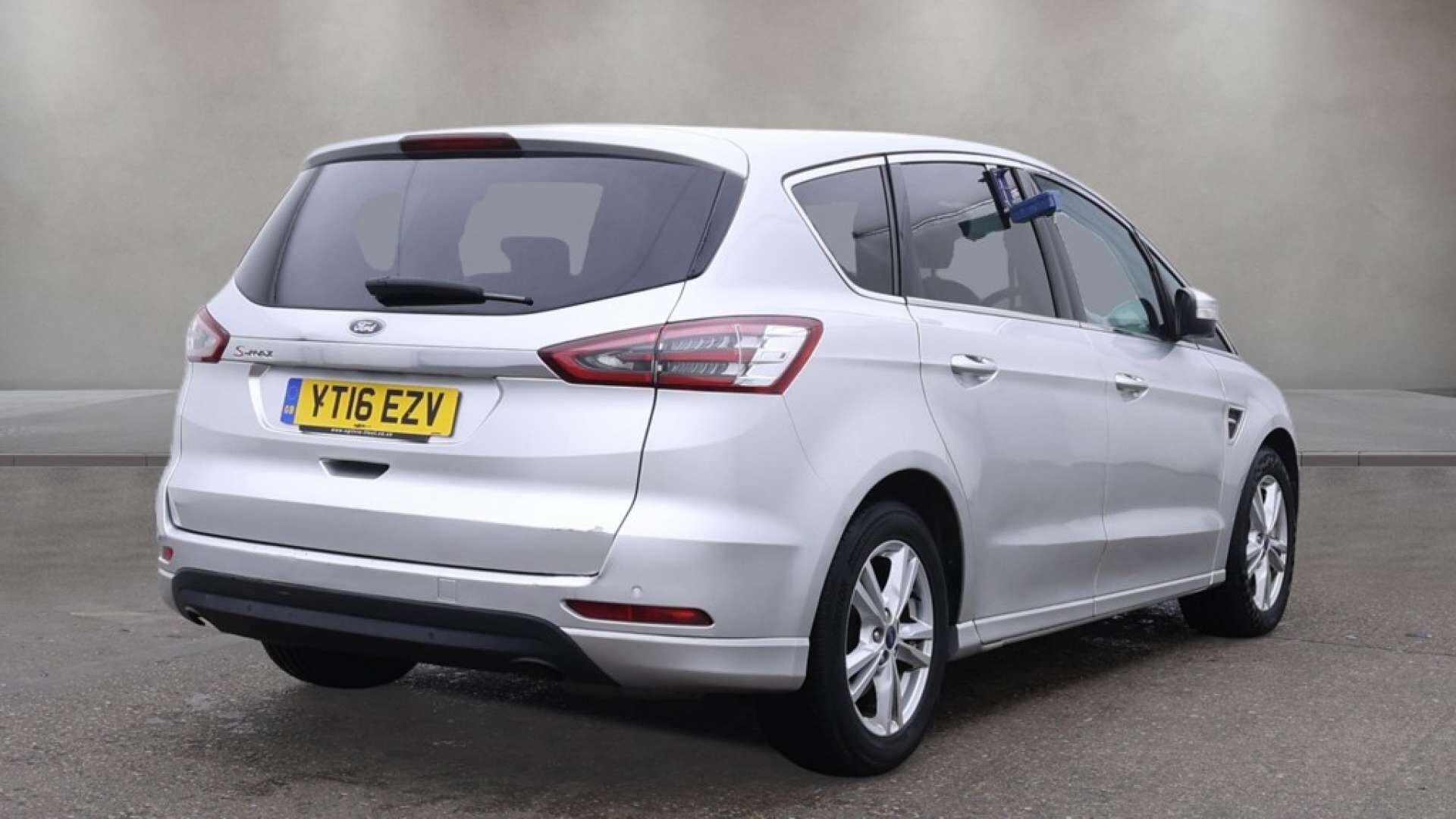 Ford S-Max view 10