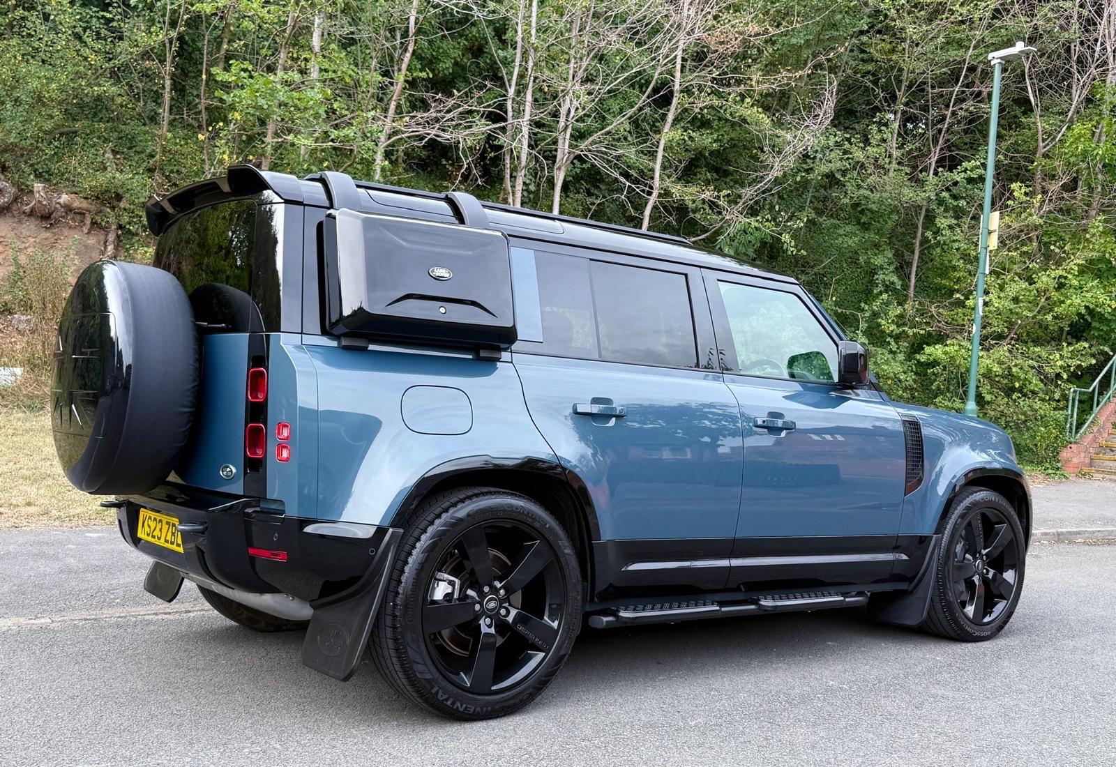 Land Rover Defender view 73