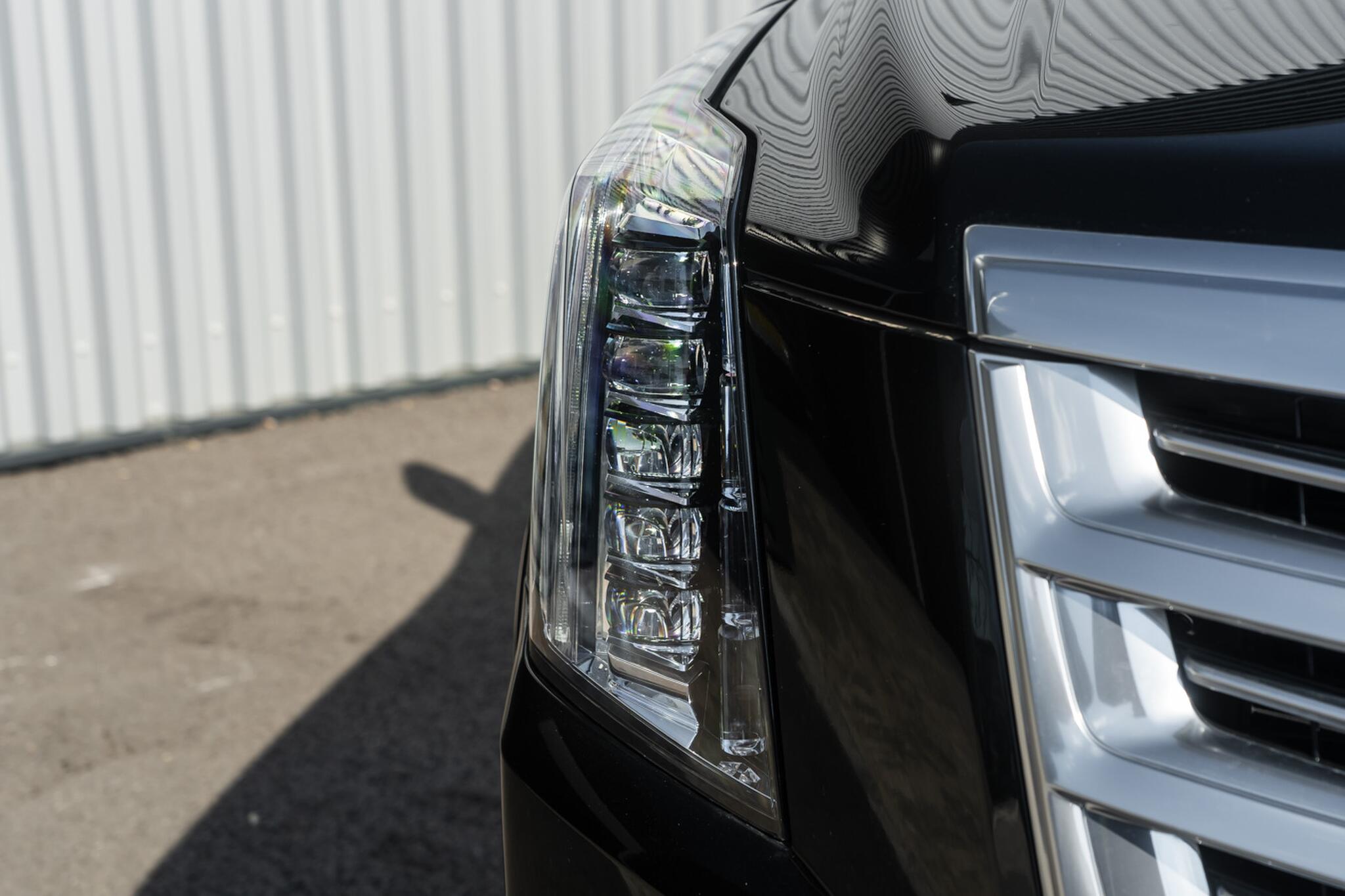 Cadillac Escalade view 12