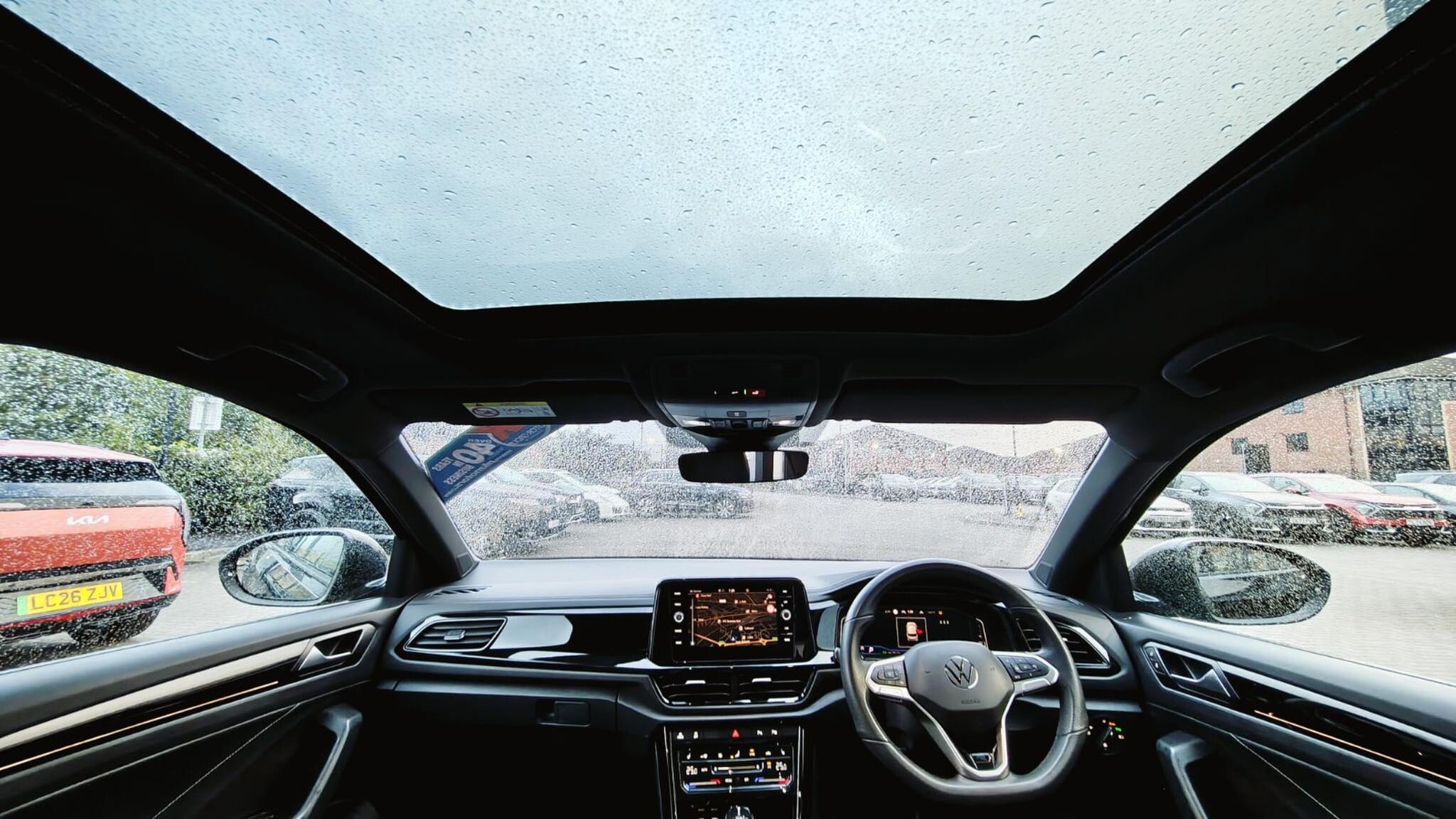 Volkswagen T-Roc view 12