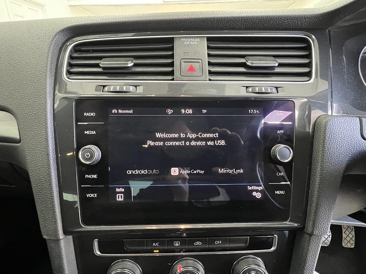 Volkswagen Golf view 12