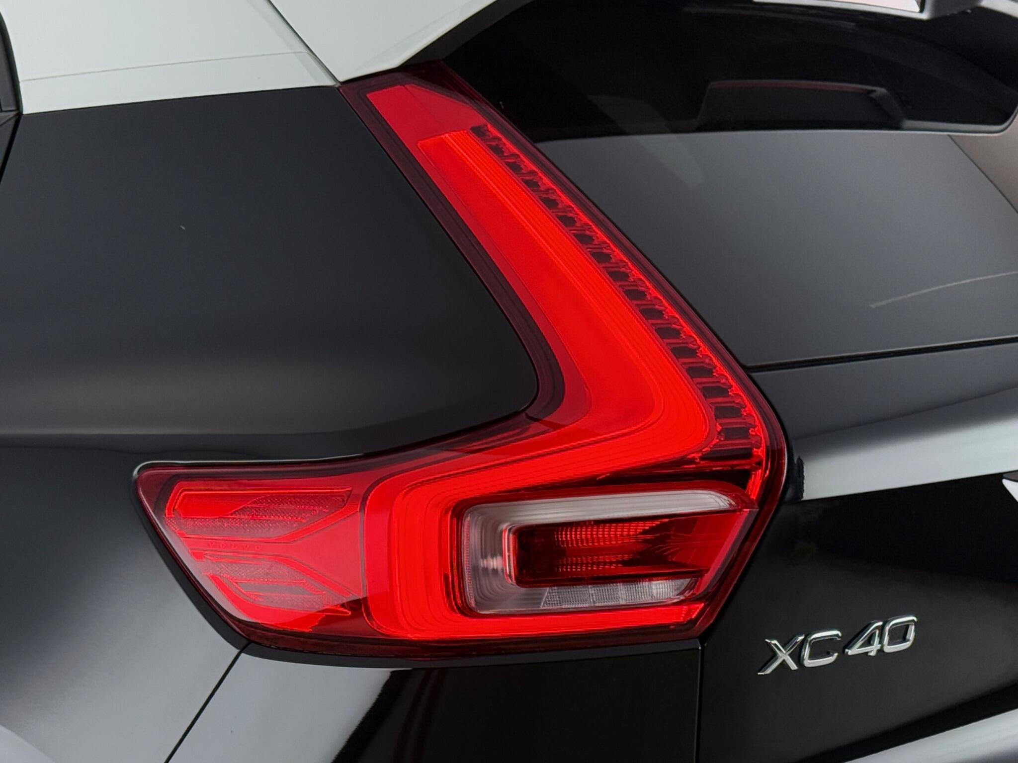 Volvo XC40 view 12