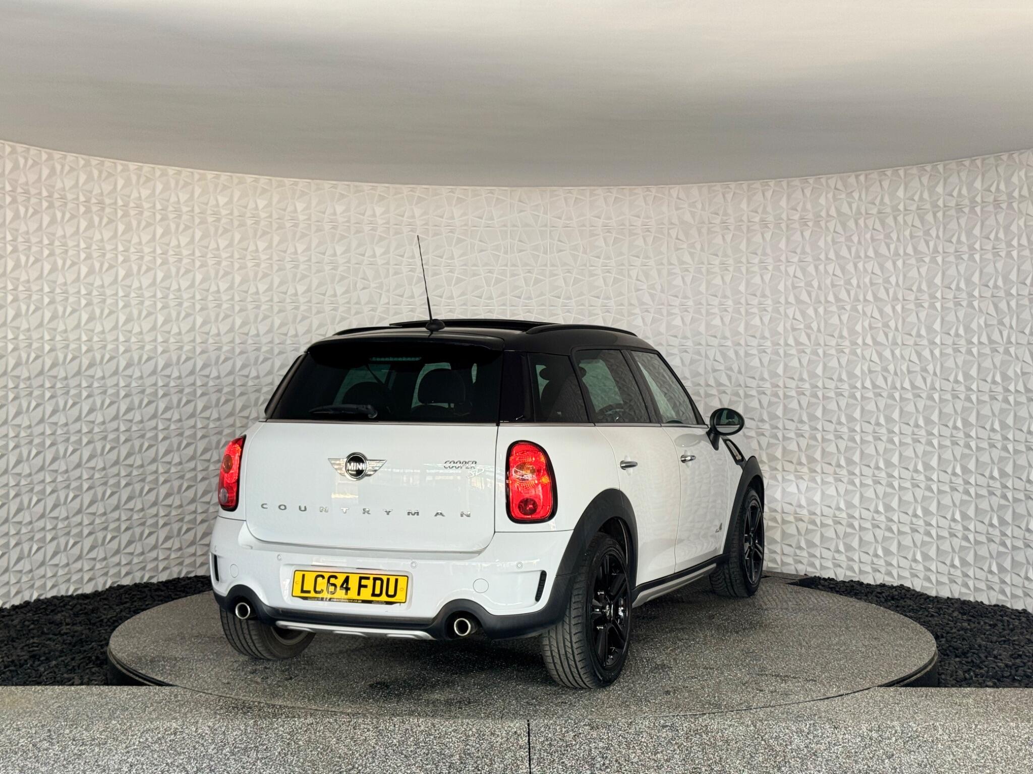 Mini Countryman view 11