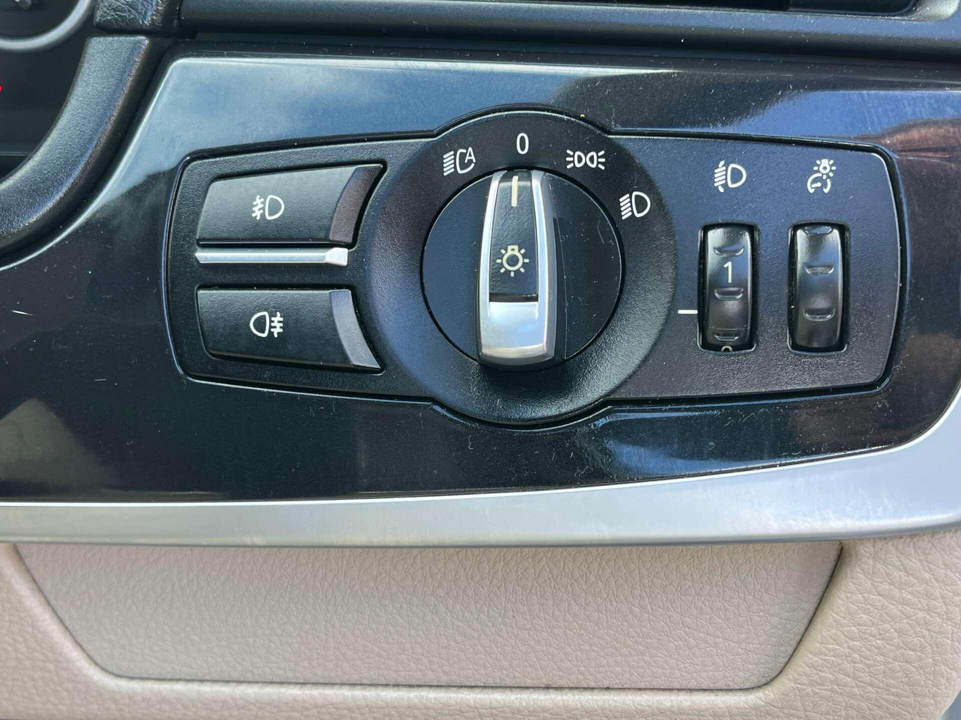 BMW 5 Series view 28