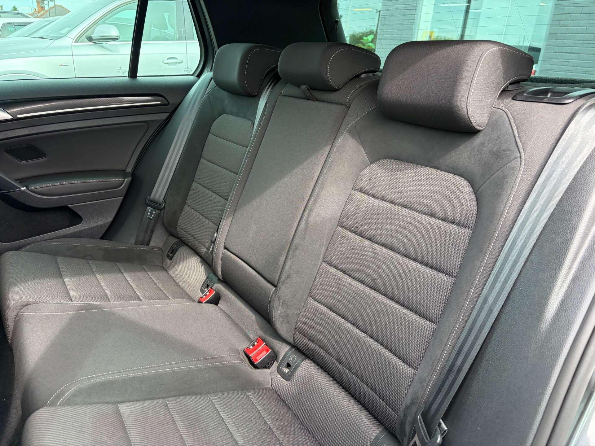 Volkswagen Golf view 23