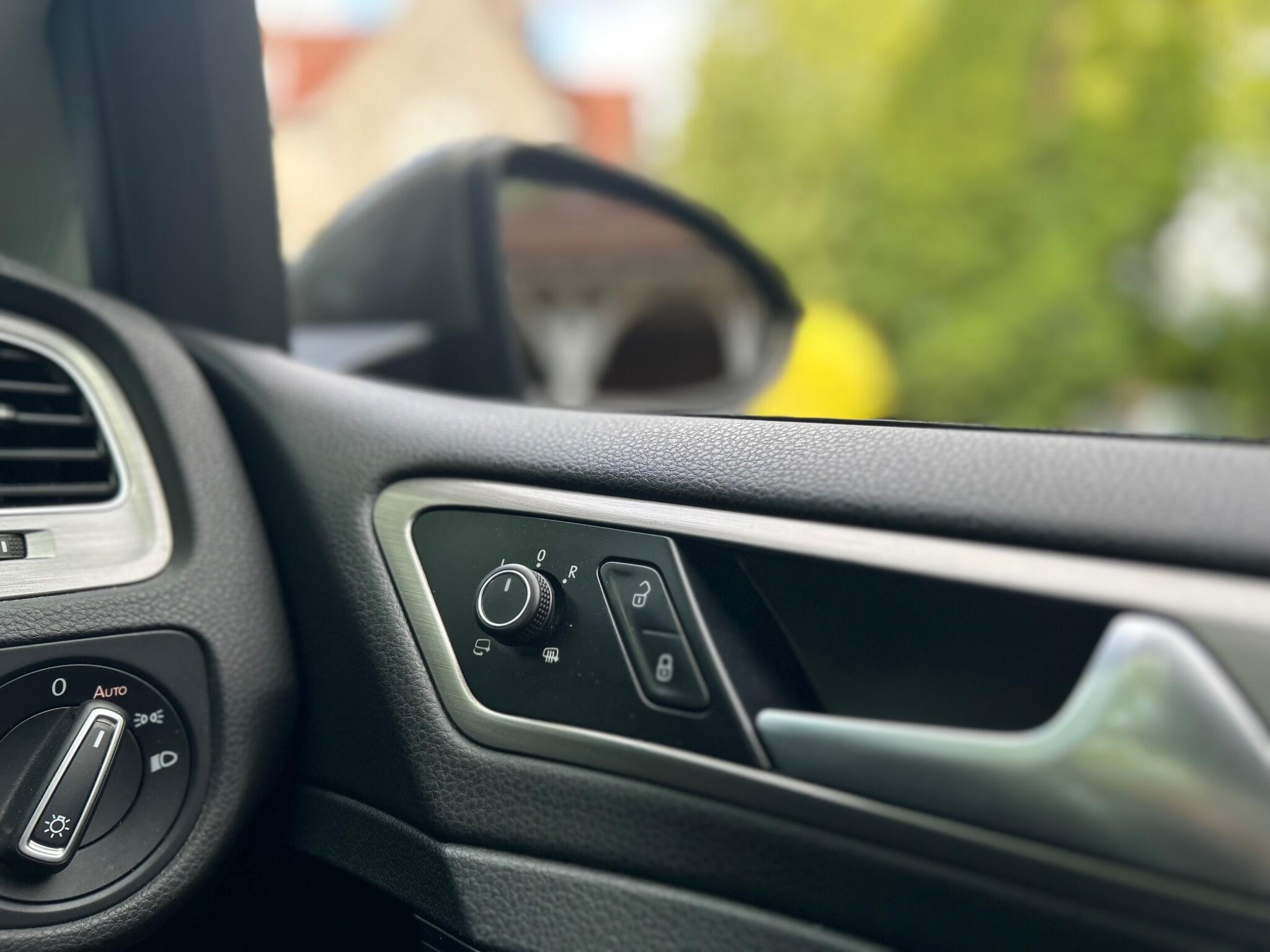Volkswagen Golf view 24