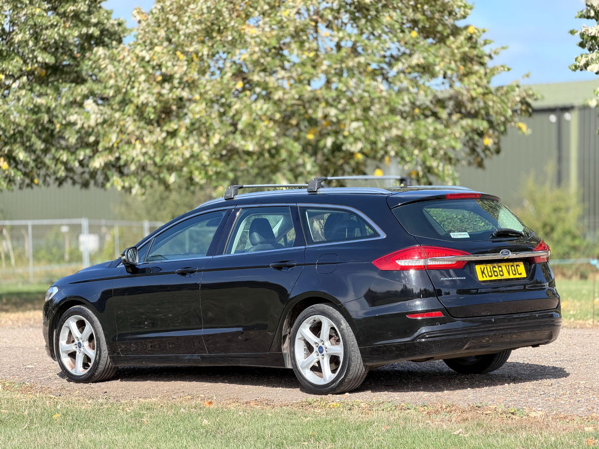 Ford Mondeo view 12