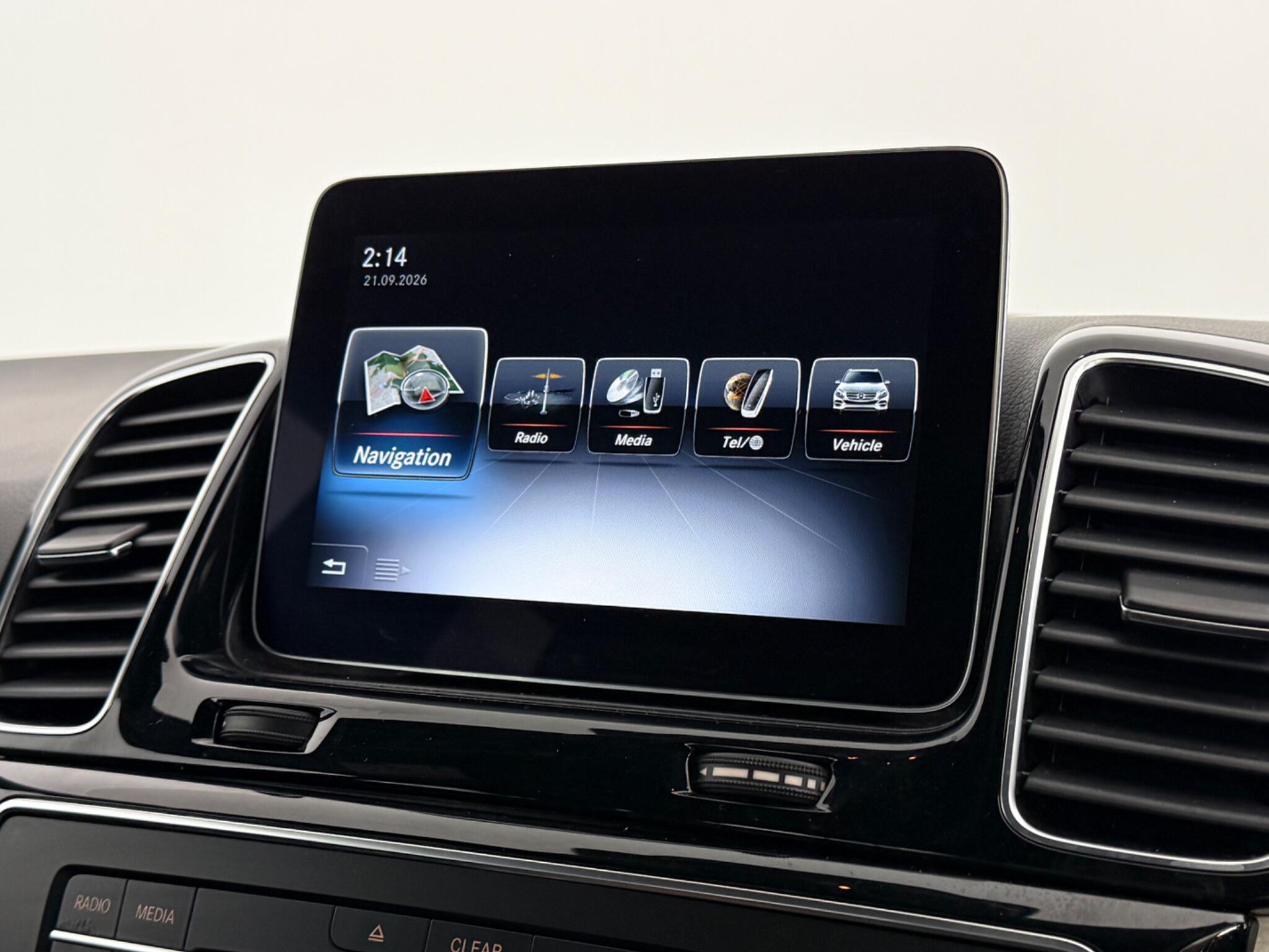 Mercedes-Benz GLE view 28