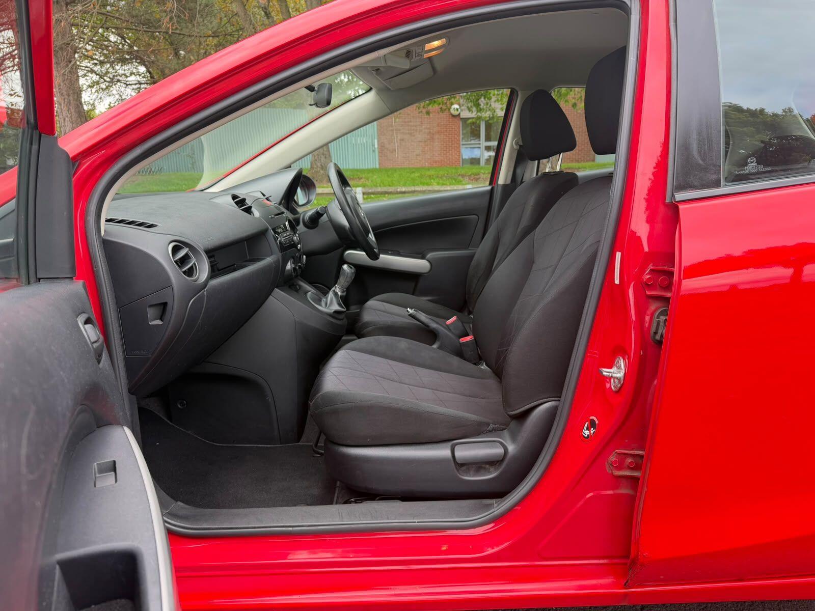 Mazda Mazda2 view 16