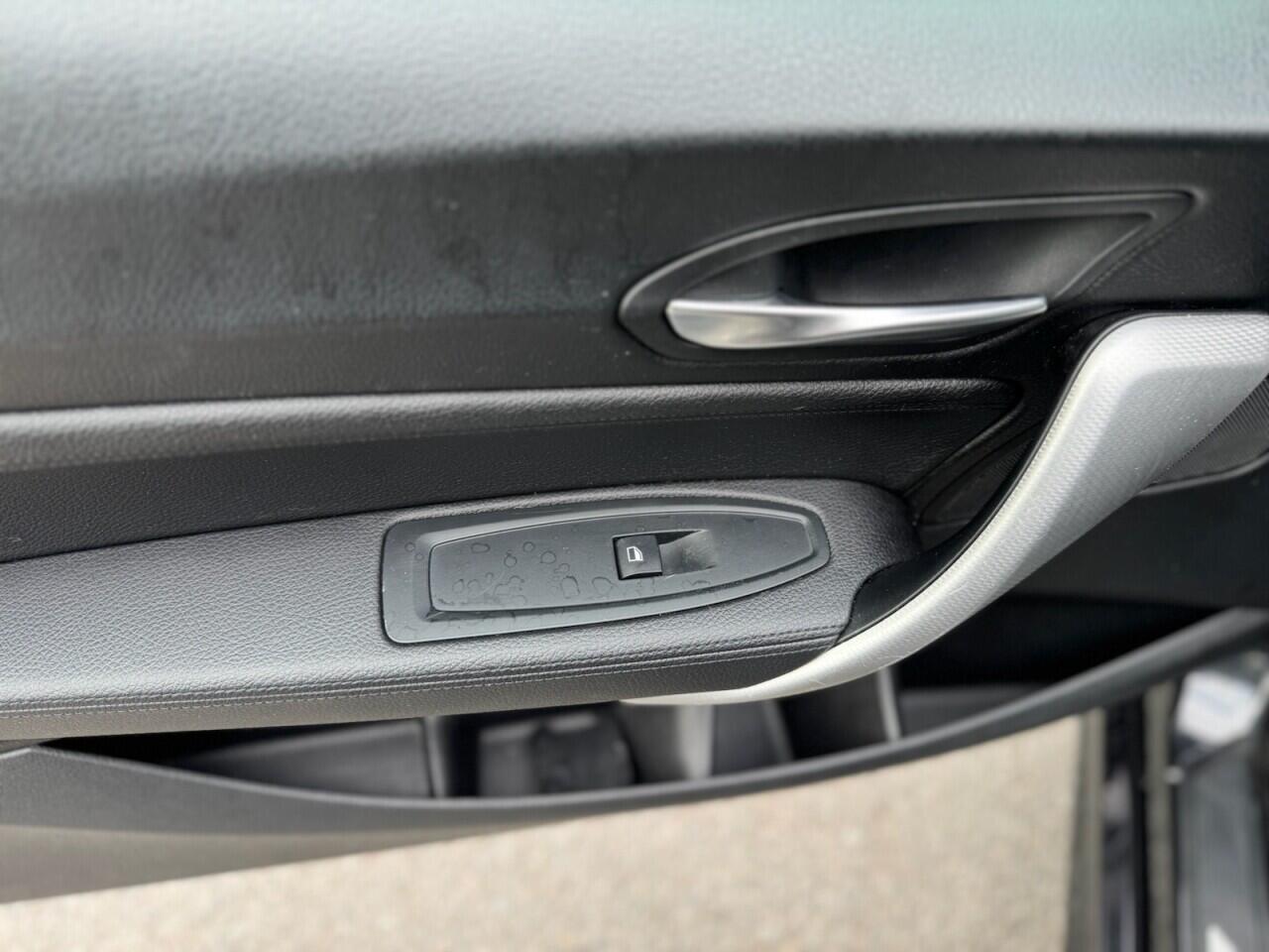 BMW 2 Series view 26