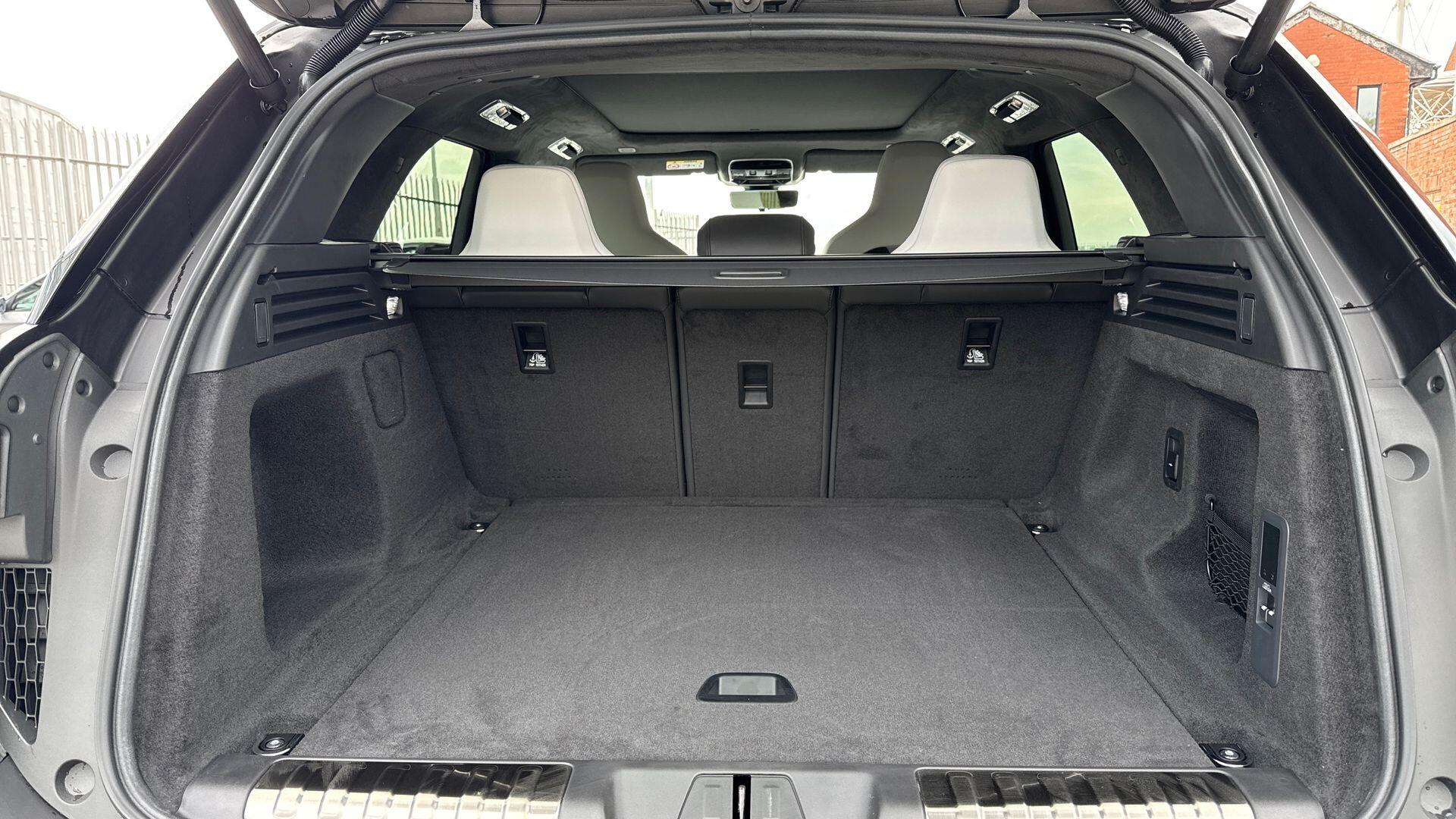 Land Rover Range Rover Sport view 10