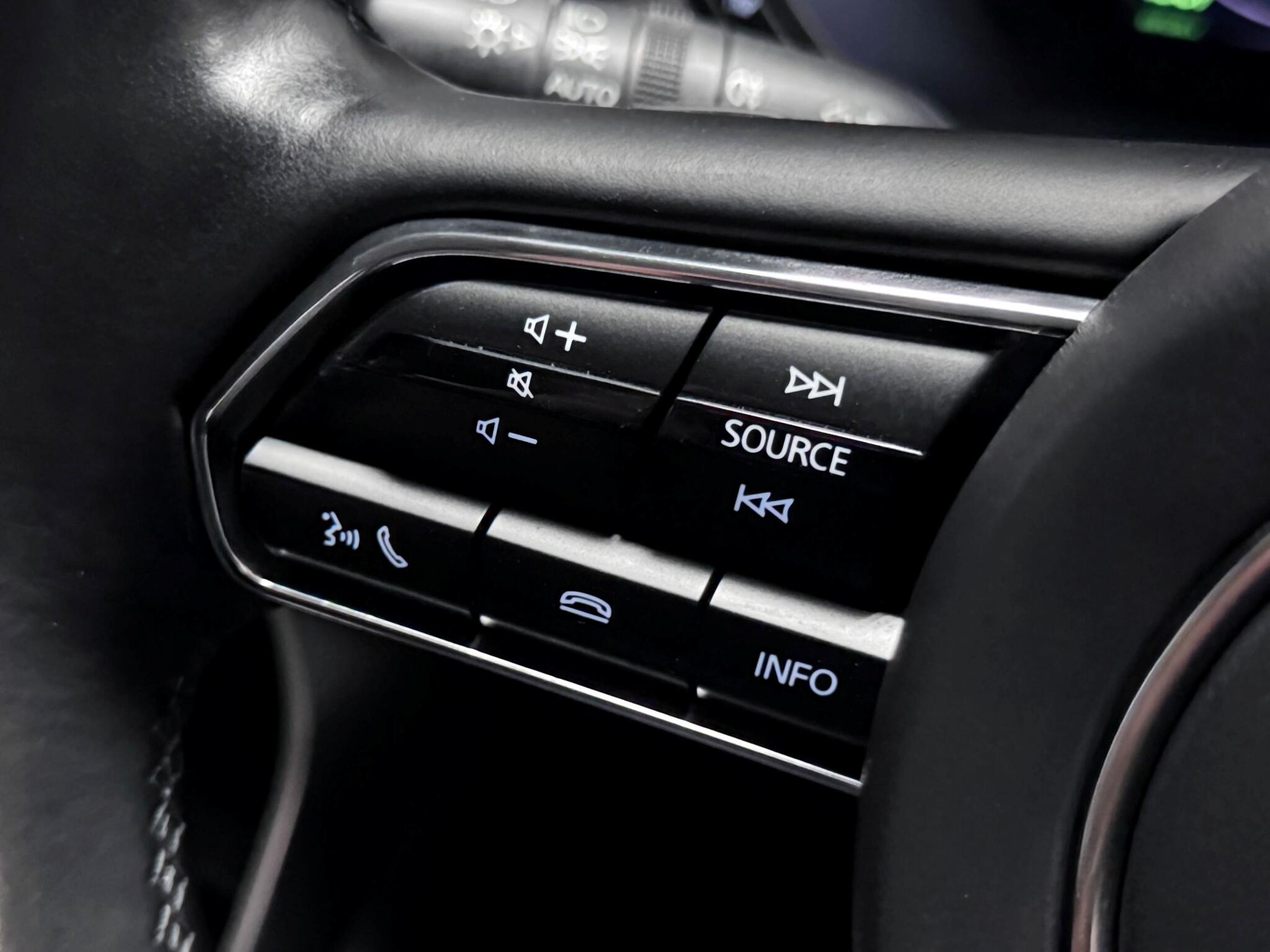 Mazda CX-60 view 17