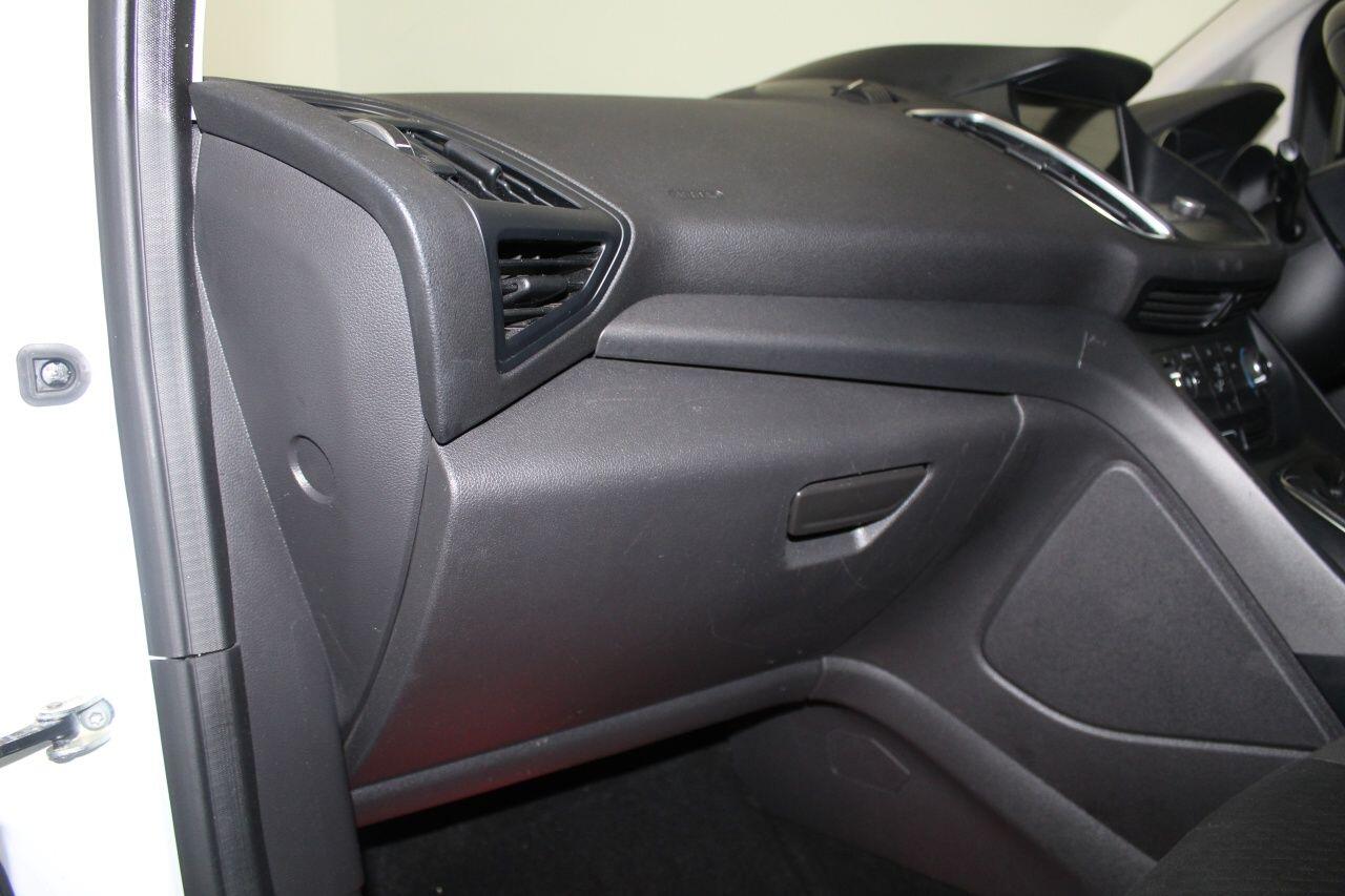Ford C-Max view 29