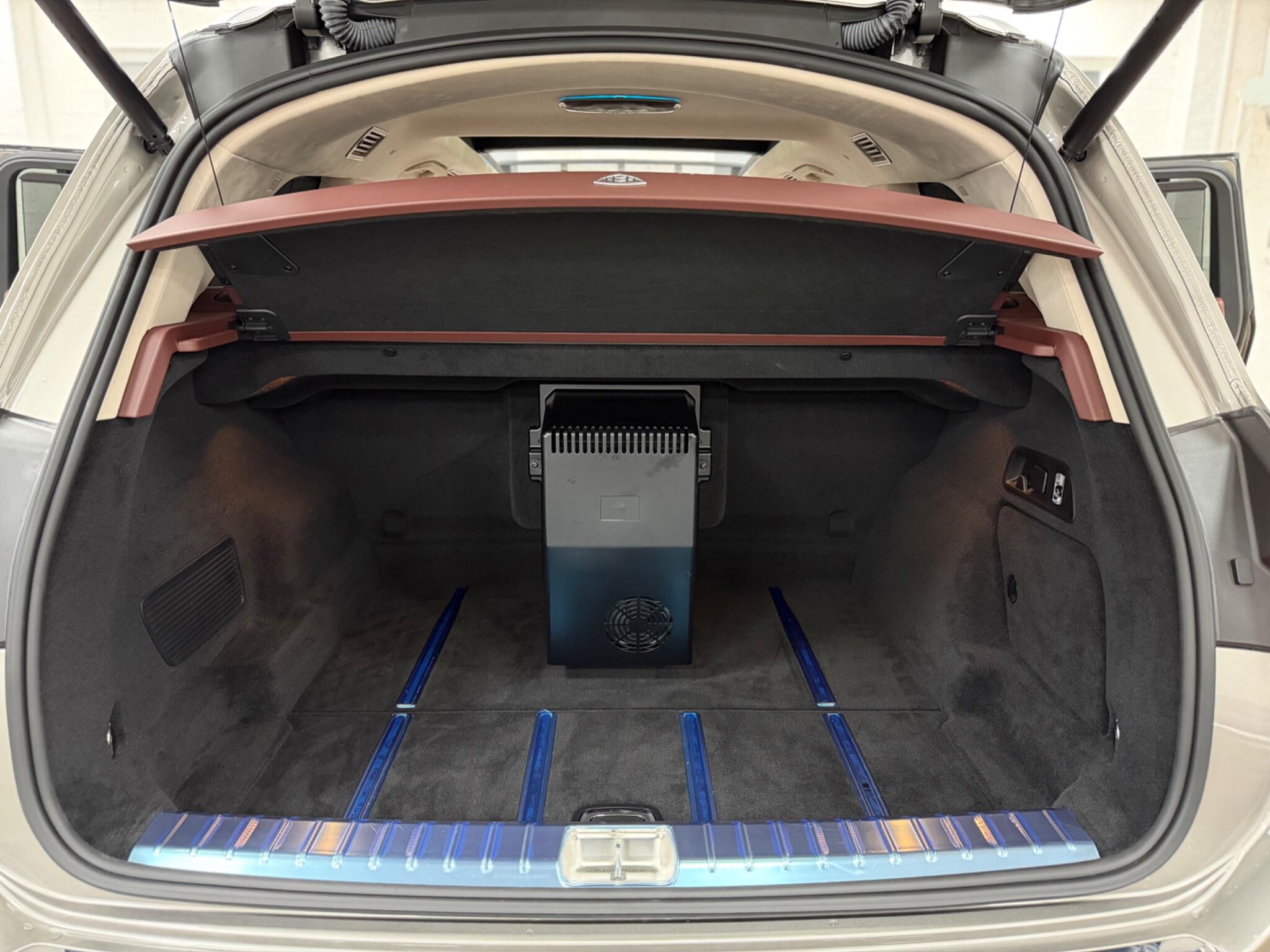 Mercedes-Benz GLS view 37