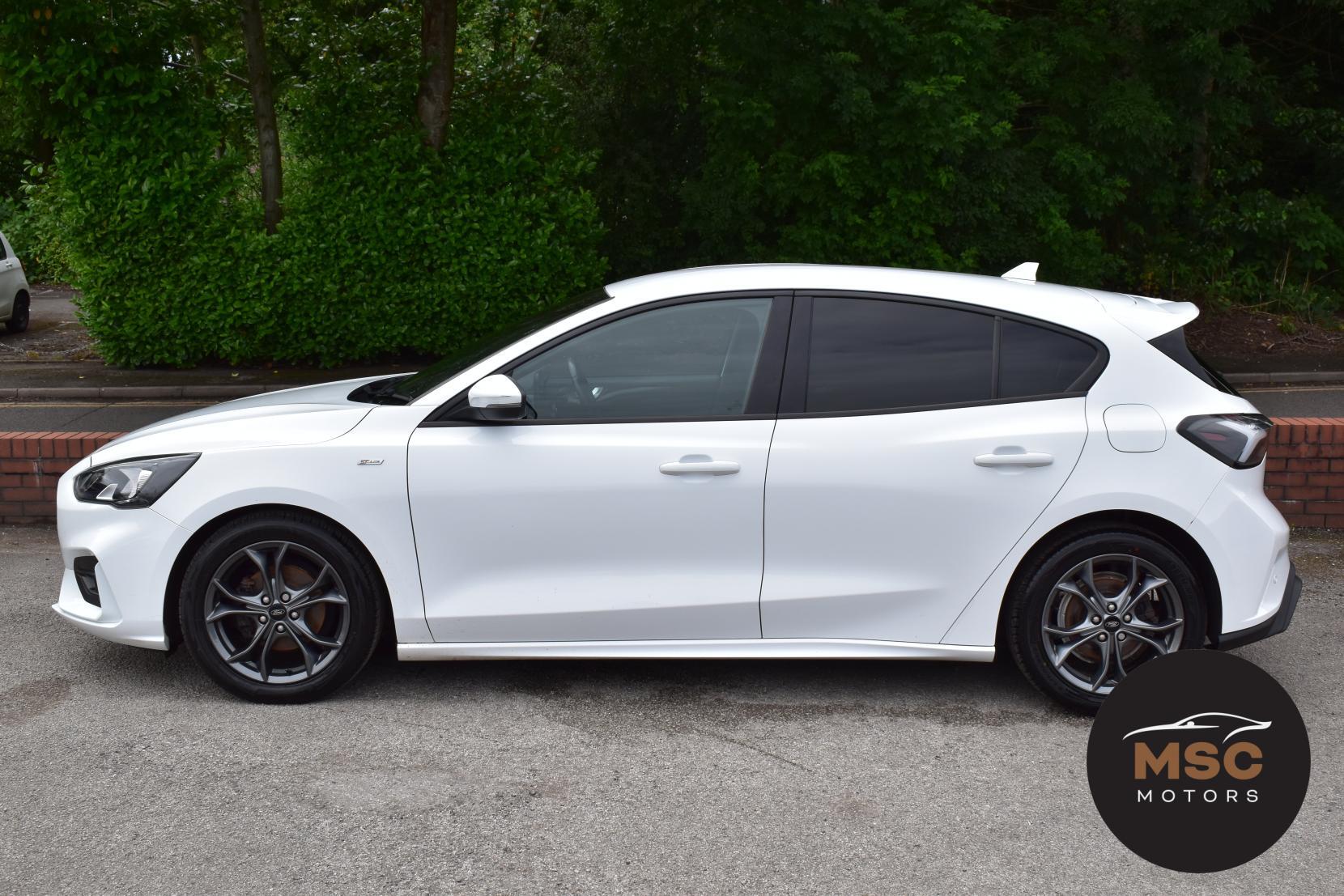 Ford Focus view 9