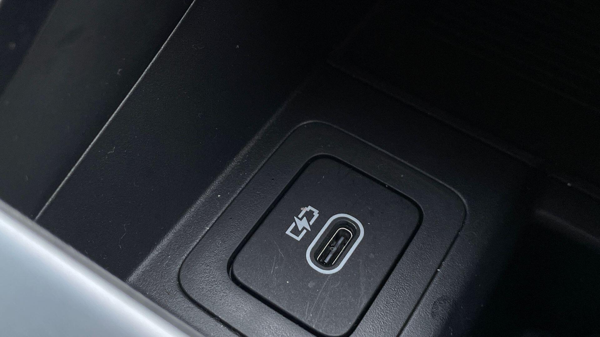Land Rover Range Rover Evoque view 37