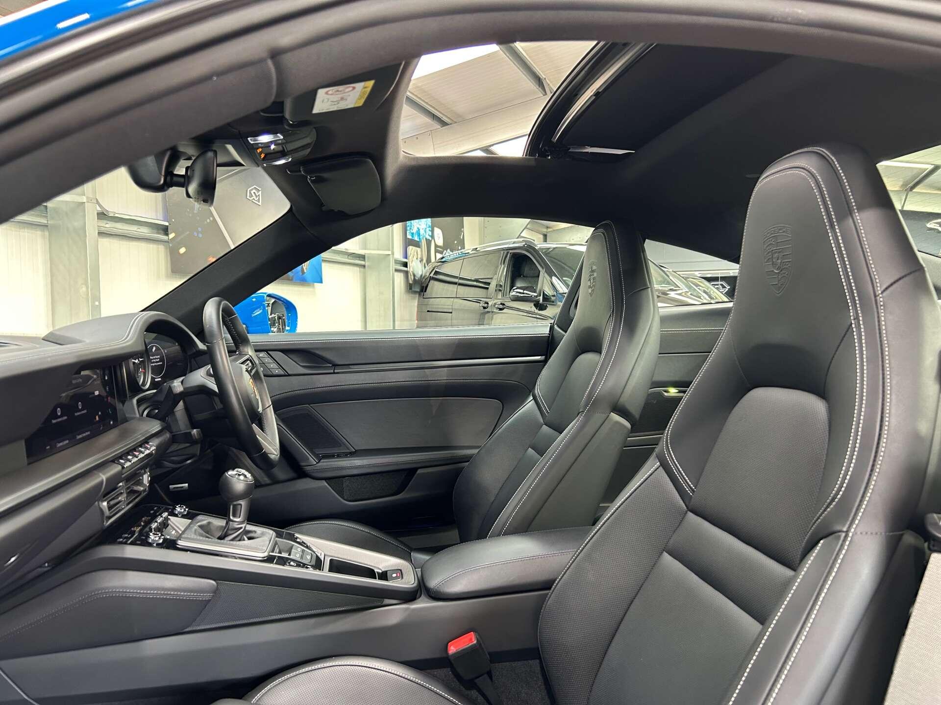 Porsche 911 view 2