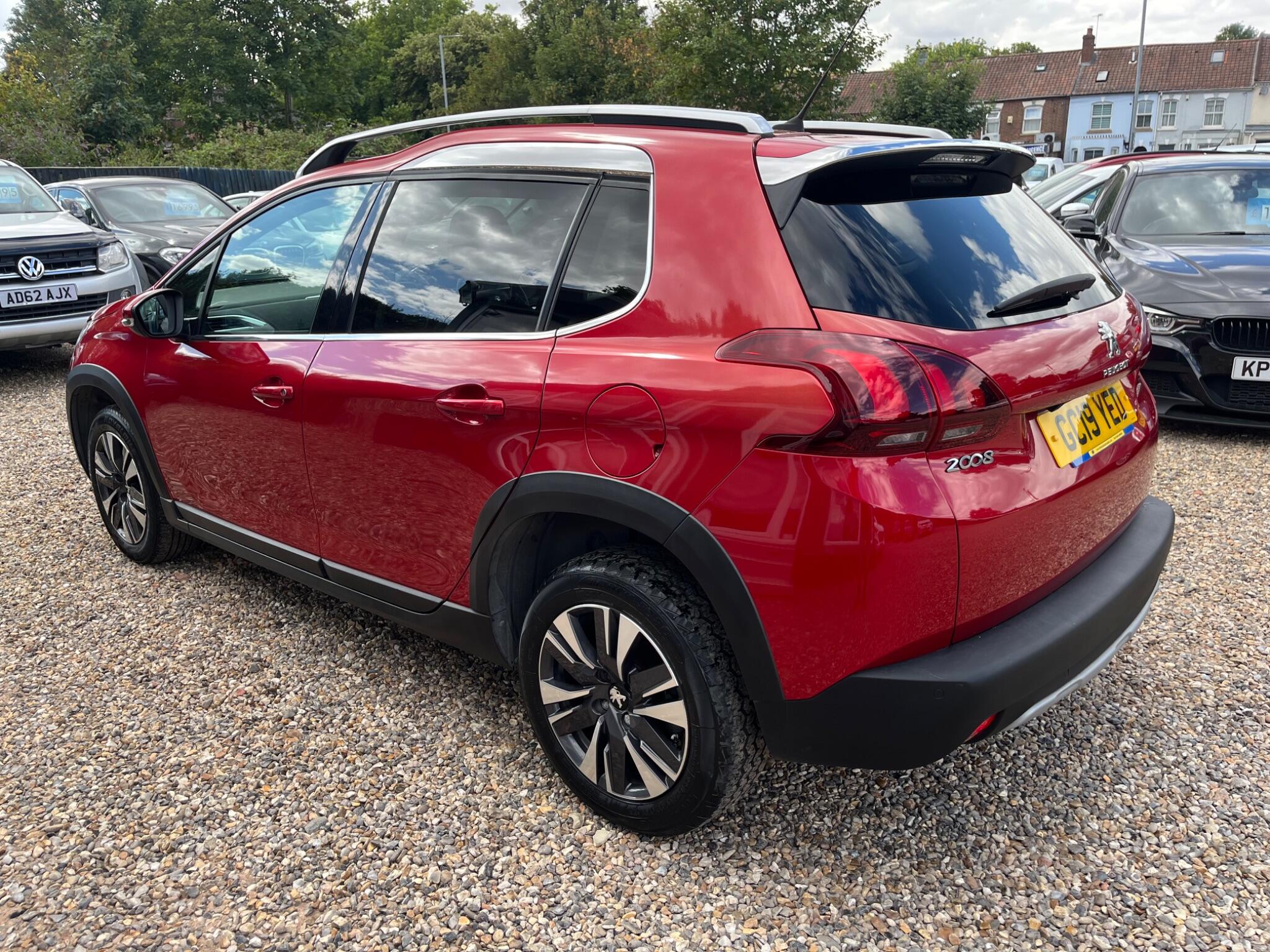 Peugeot 2008 view 7