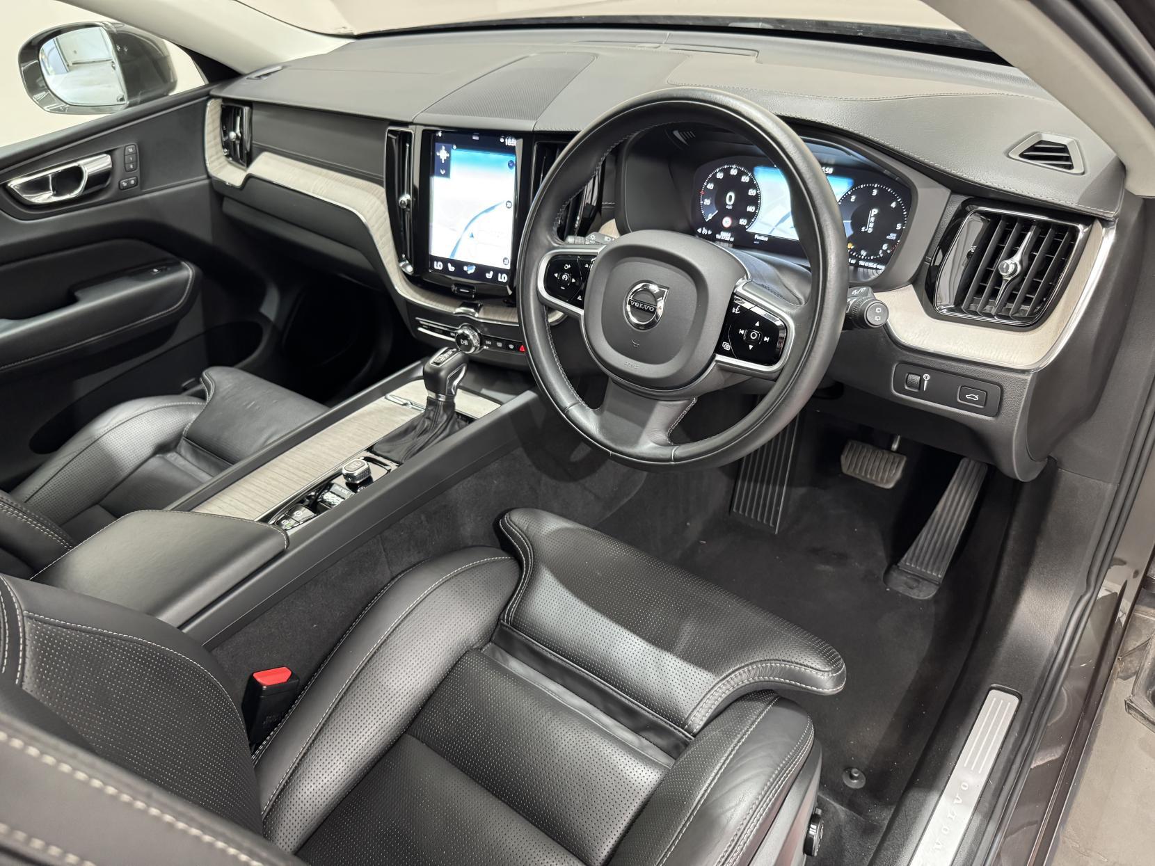 Volvo XC60 view 16