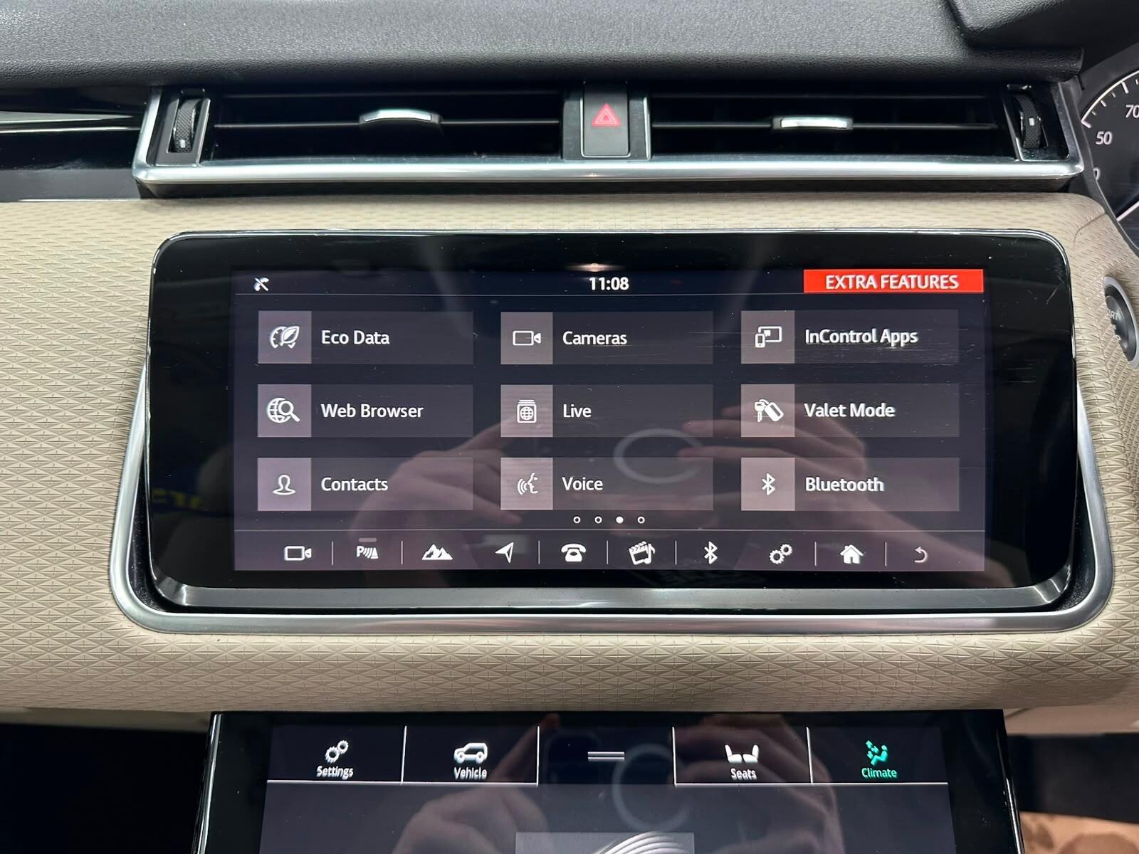 Land Rover Range Rover Velar view 43