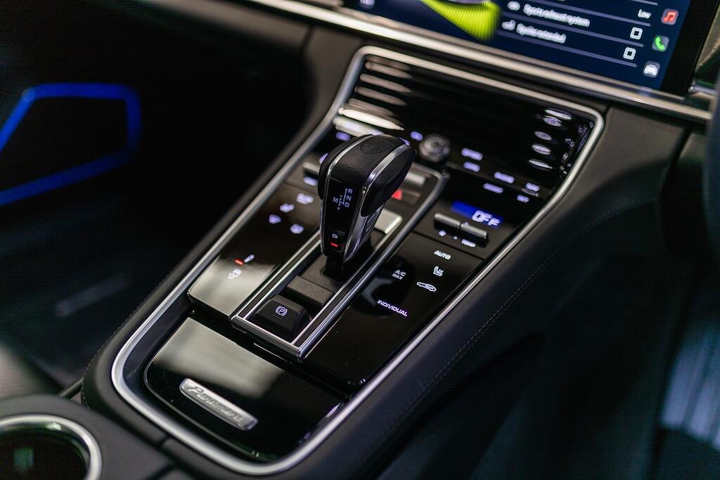 Porsche Panamera view 32