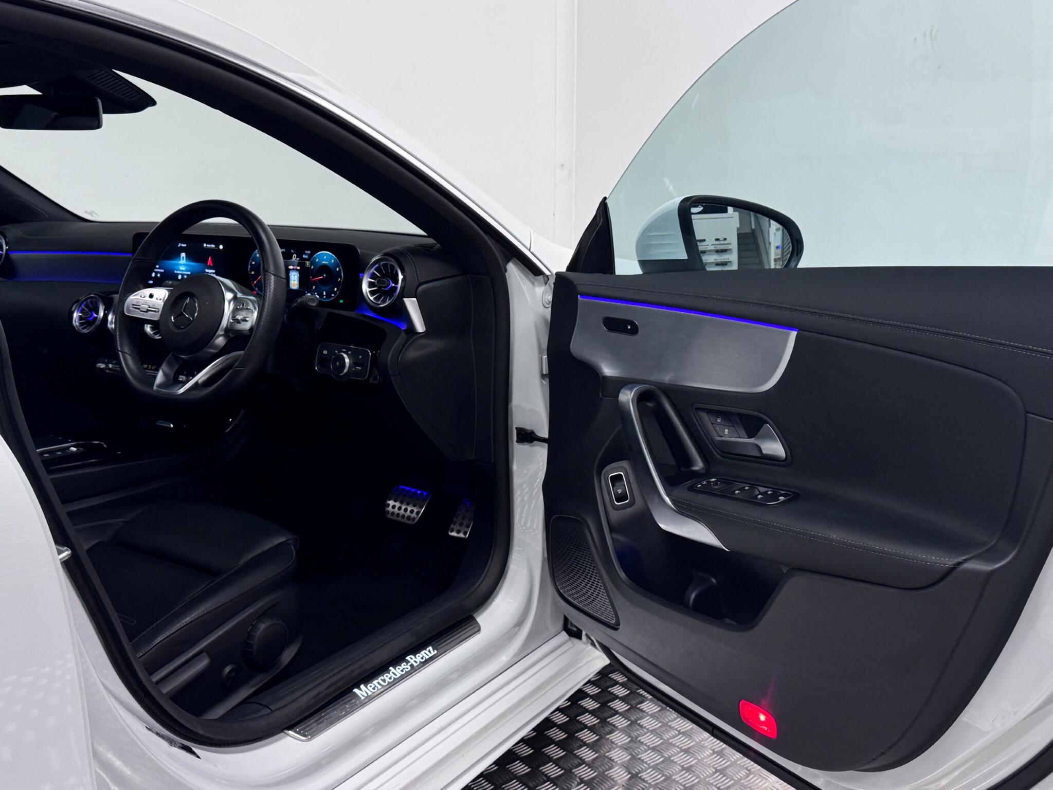 Mercedes-Benz Cla view 23
