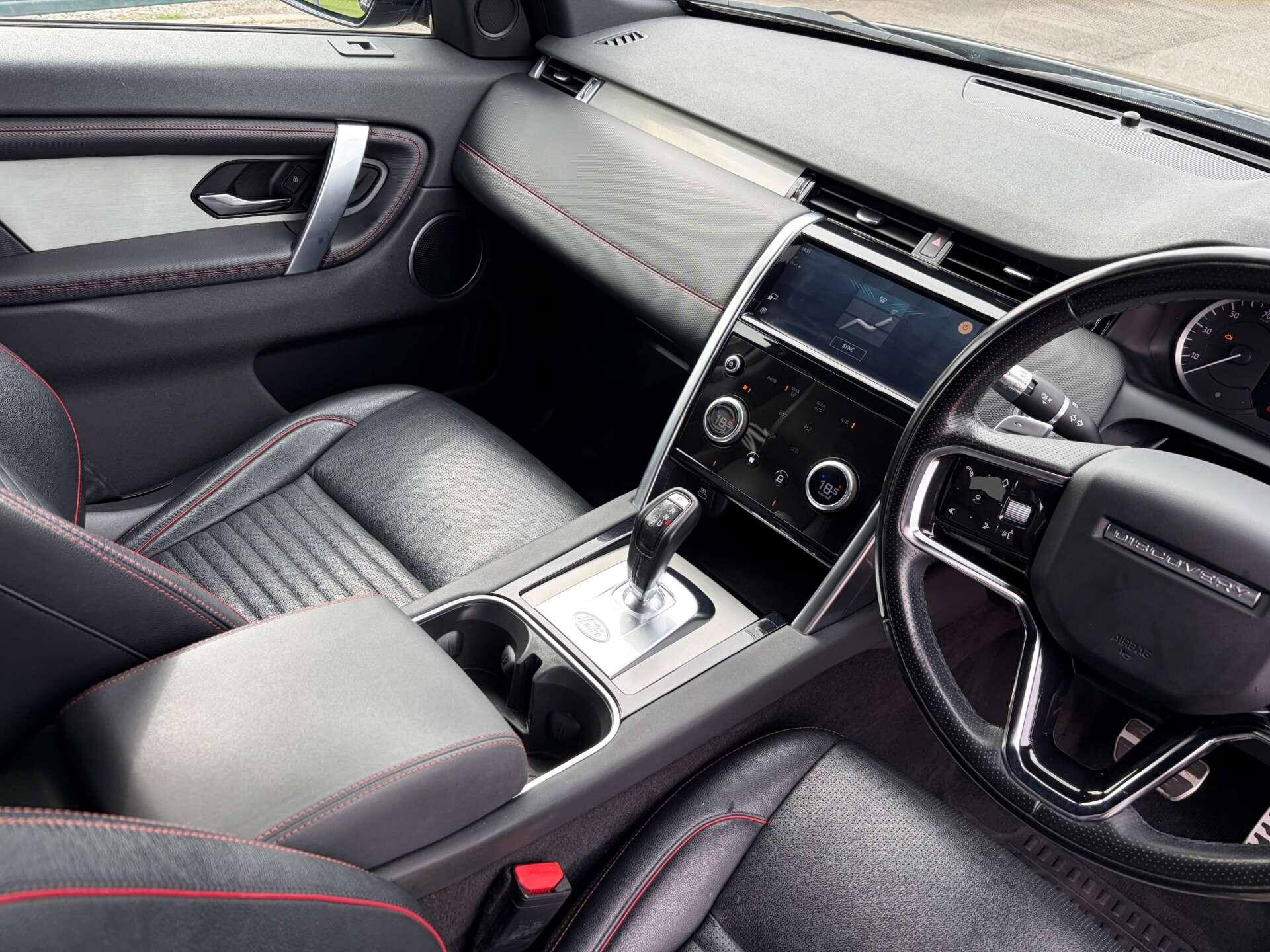 Land Rover Discovery Sport view 41