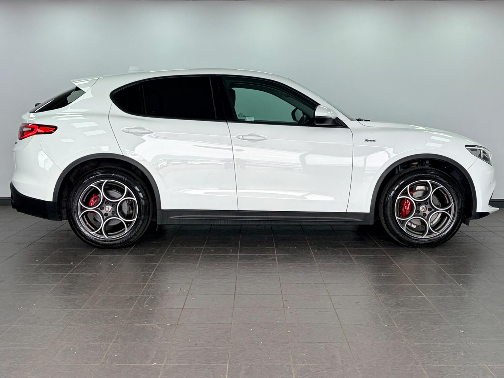 Alfa Romeo Stelvio view 6