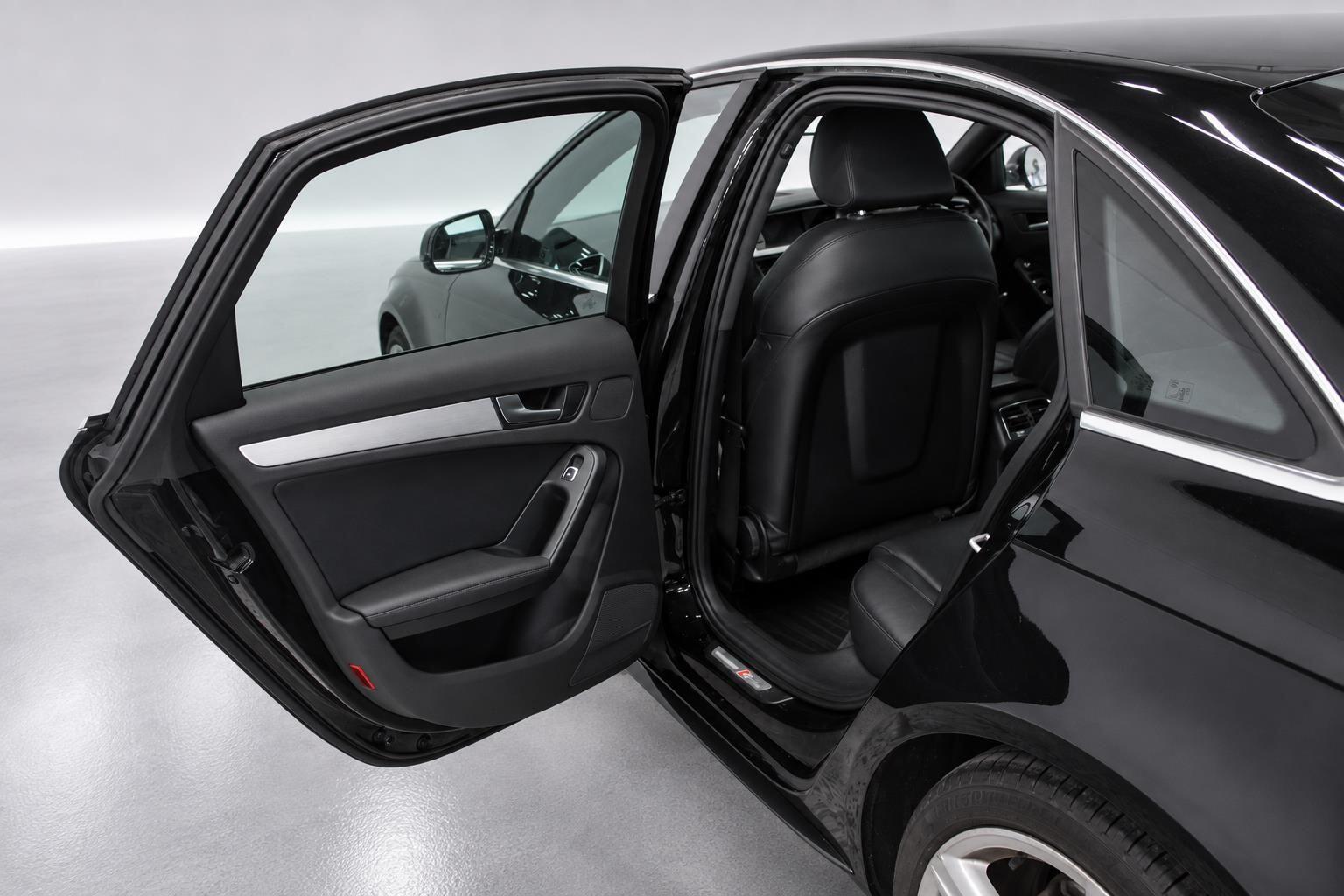 Audi A4 view 25
