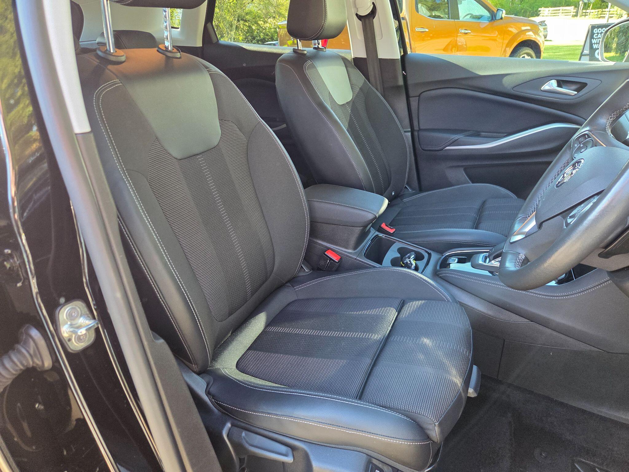 Vauxhall Grandland view 22