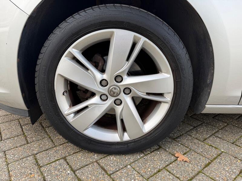 2015 Vauxhall Astra 1.4i SRi Euro 6 5dr • 24,139 miles image 28