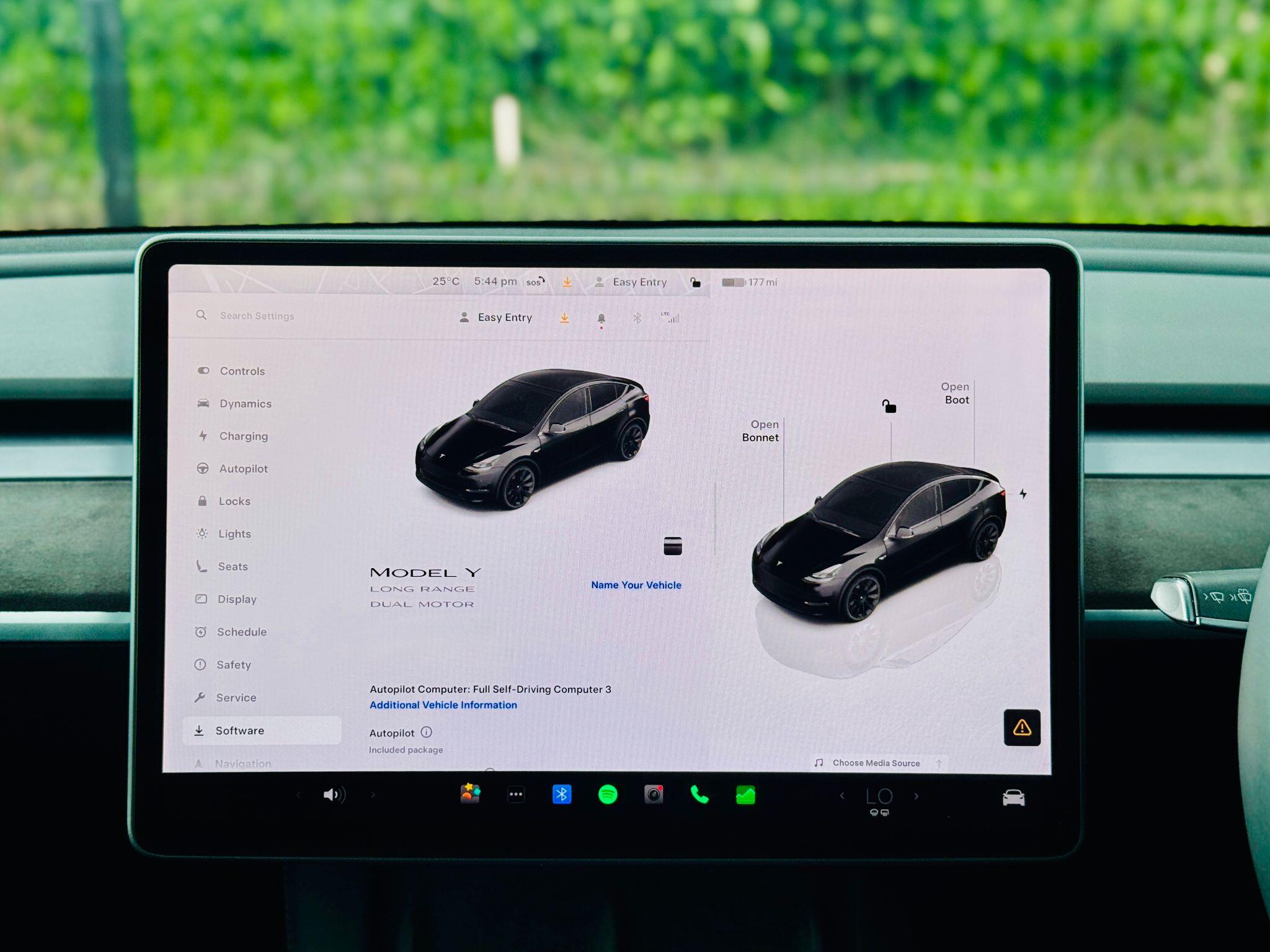 Tesla Model Y view 19