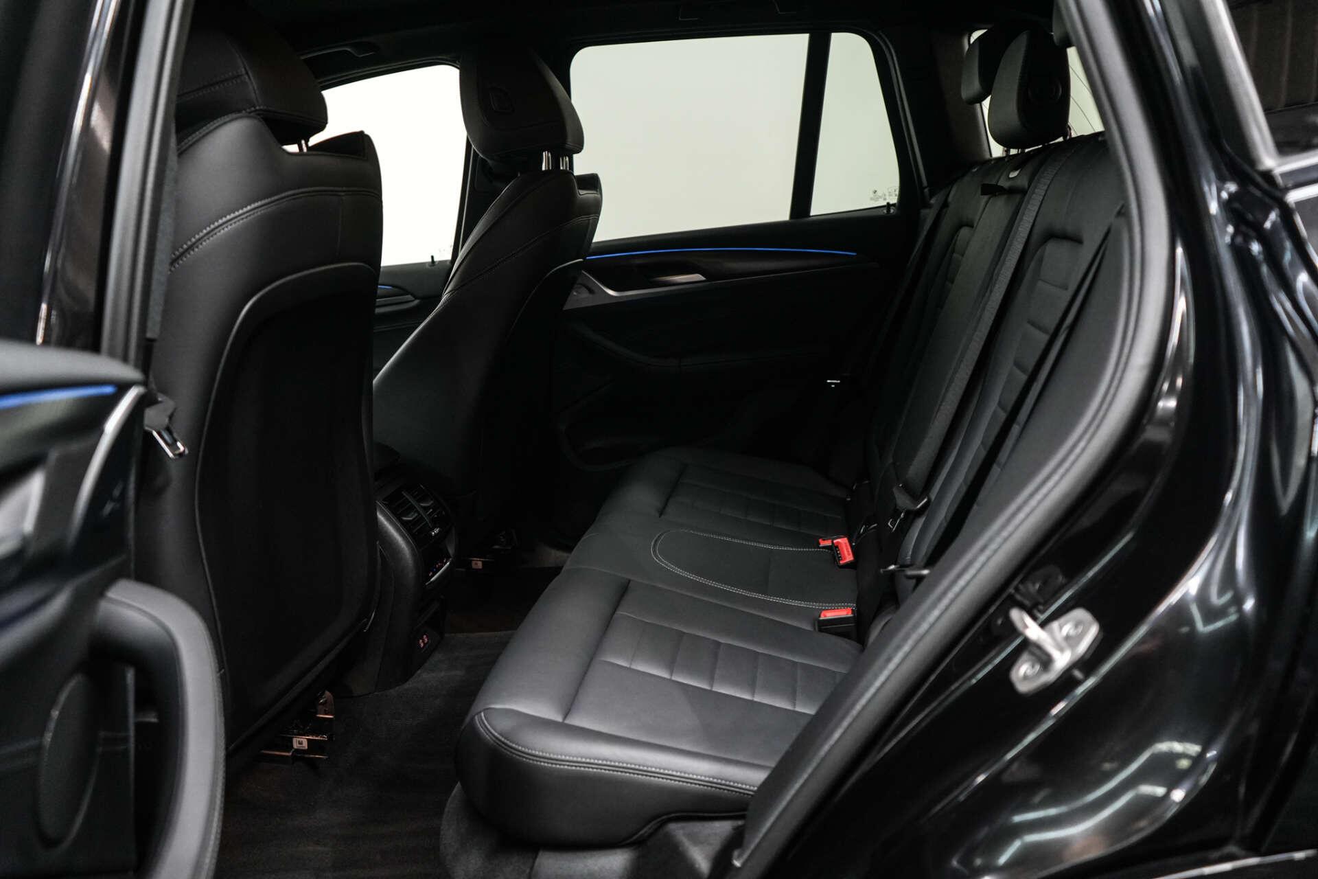 BMW X3 view 25