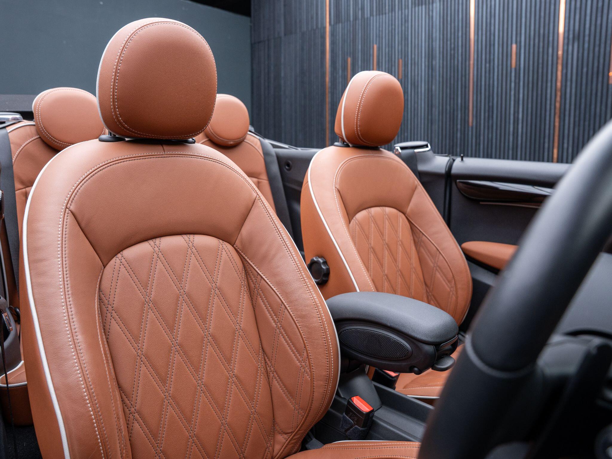 Mini Convertible view 12
