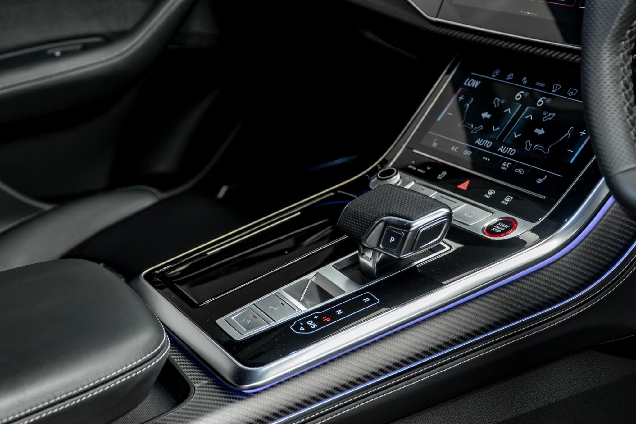 Audi SQ8 view 33