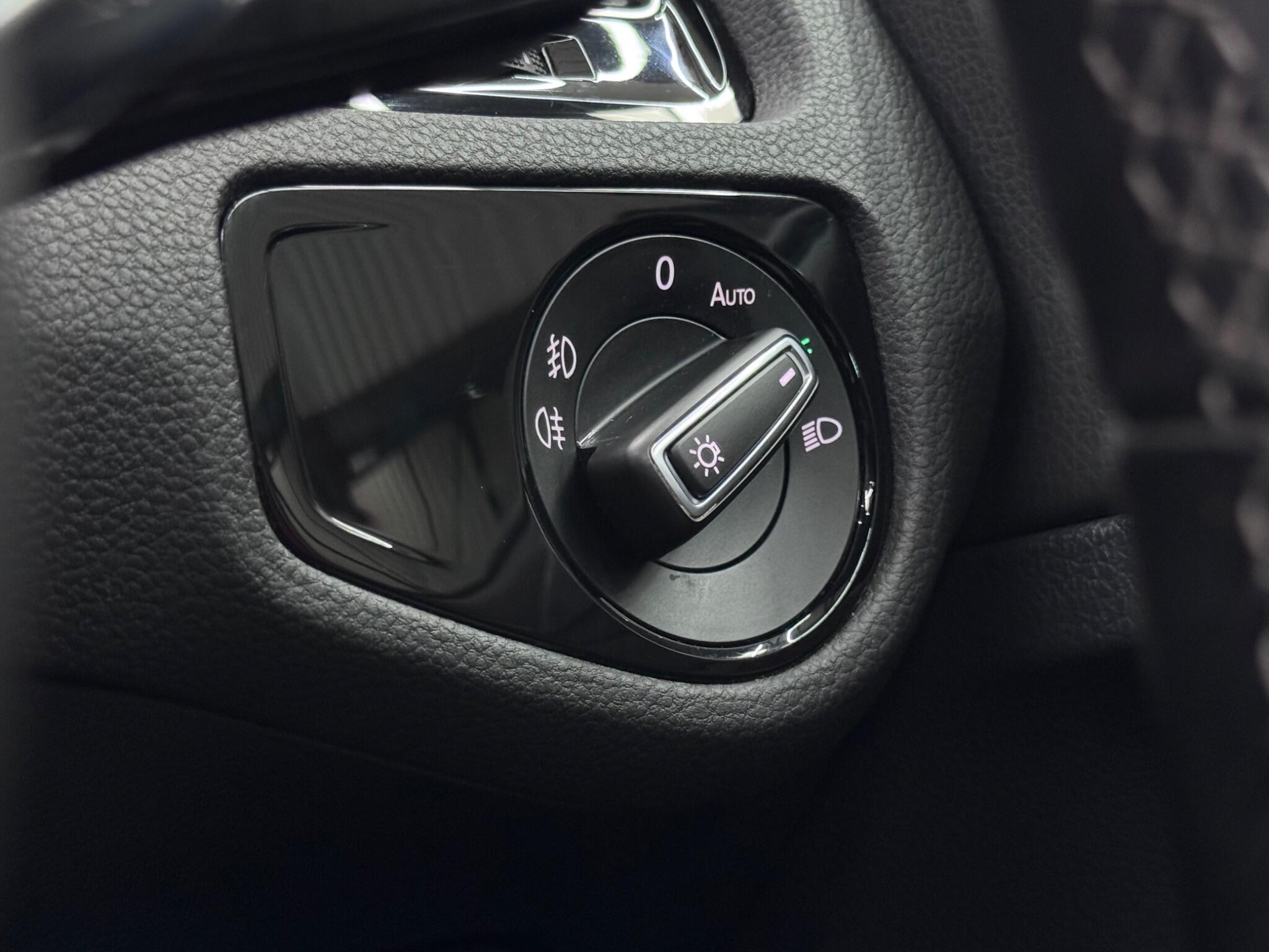 Volkswagen Golf view 35