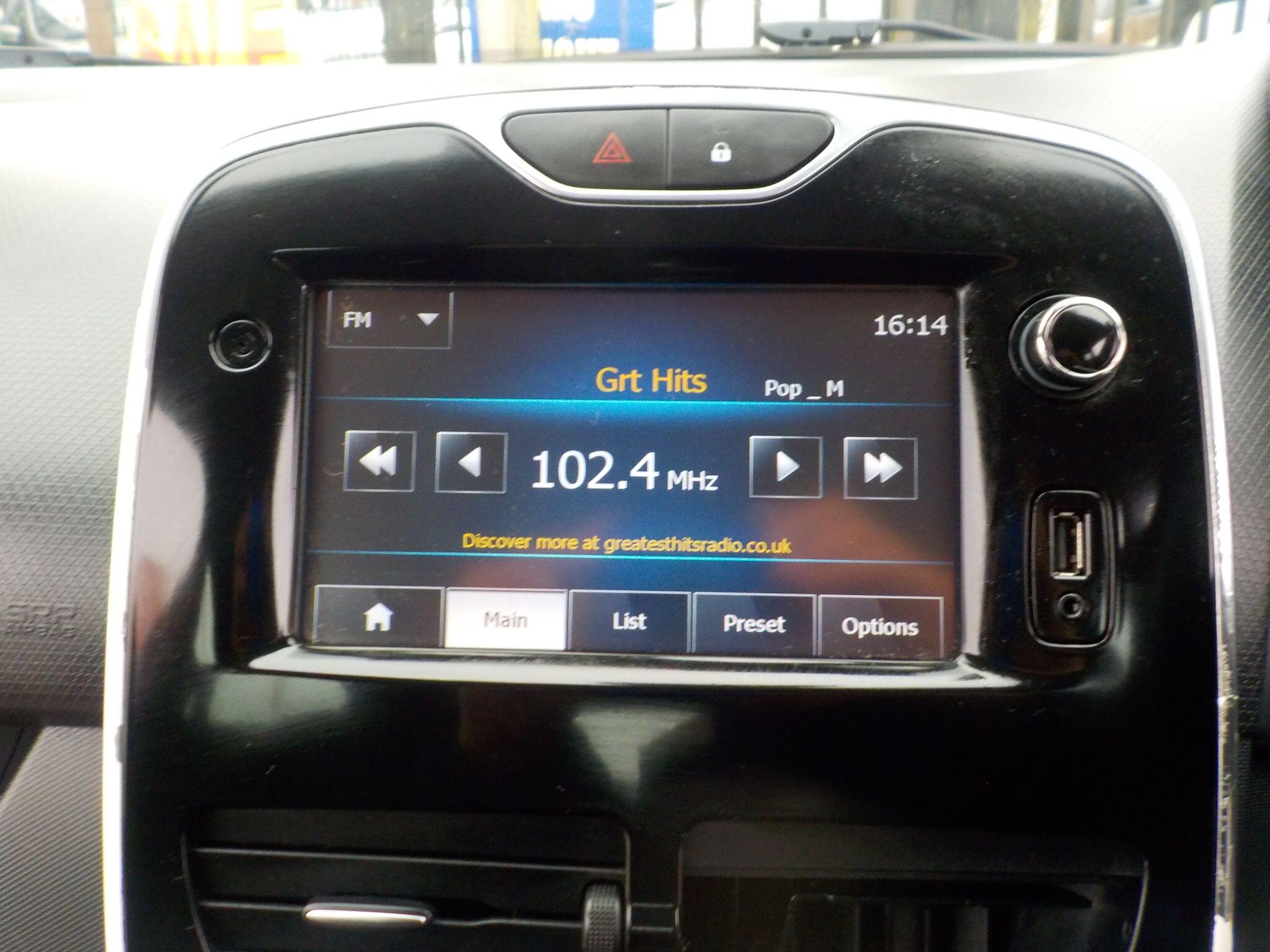 Renault Clio 1.2 16V Dynamique MediaNav Euro 5 5dr