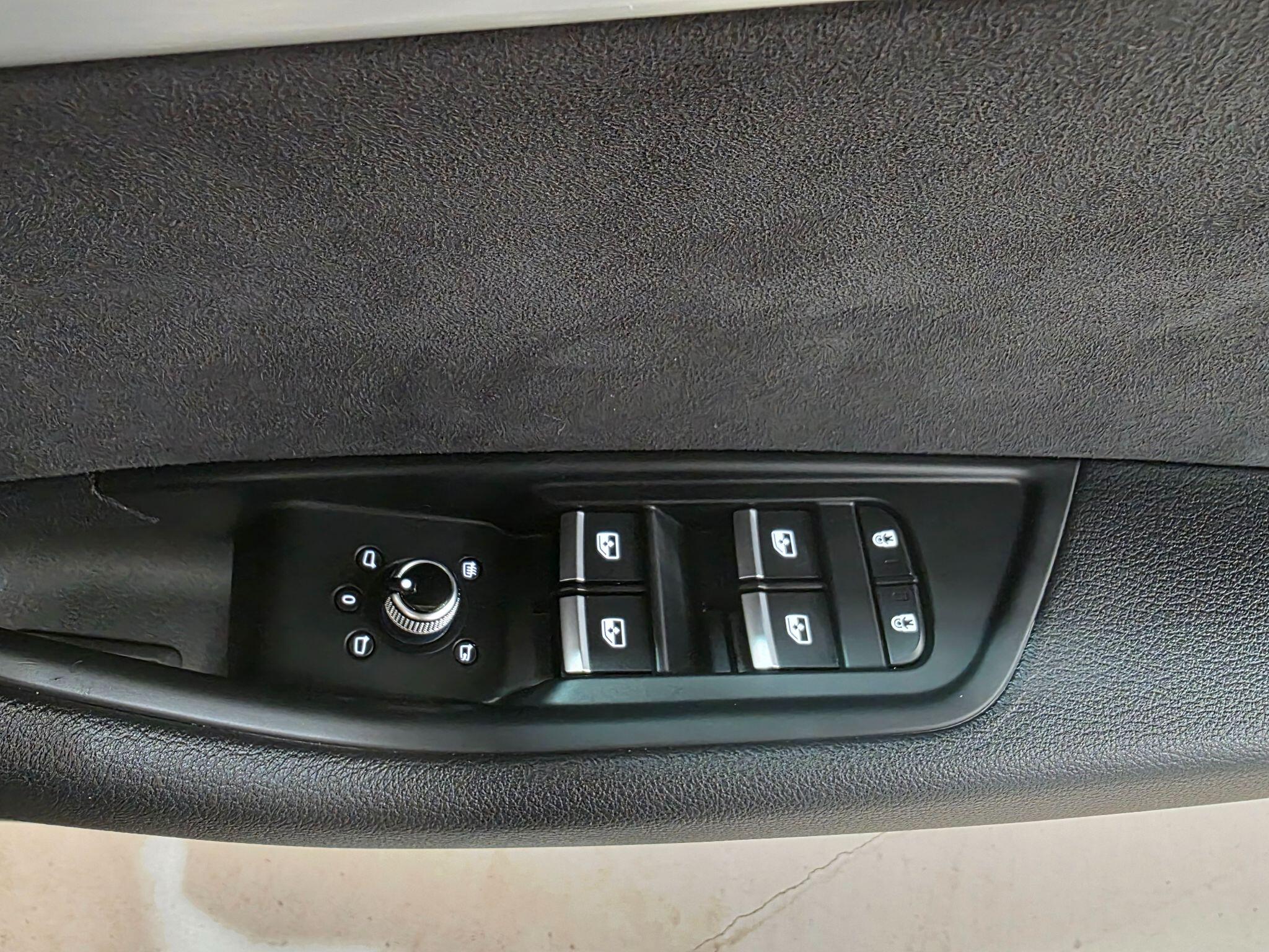 Audi A4 view 16