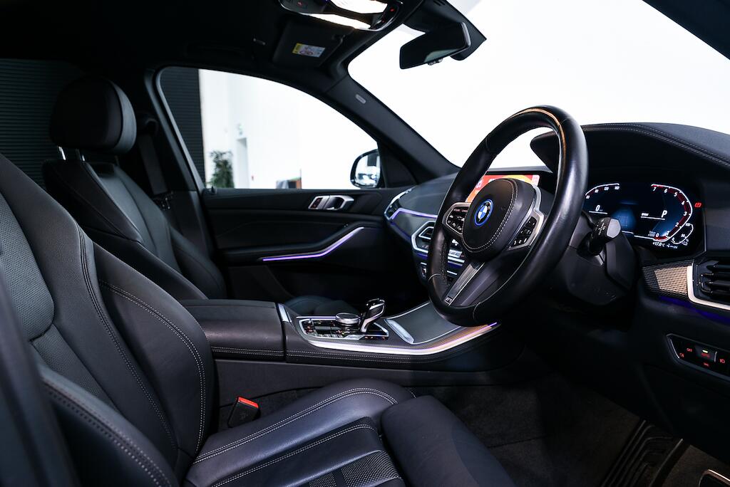 BMW X5 view 12