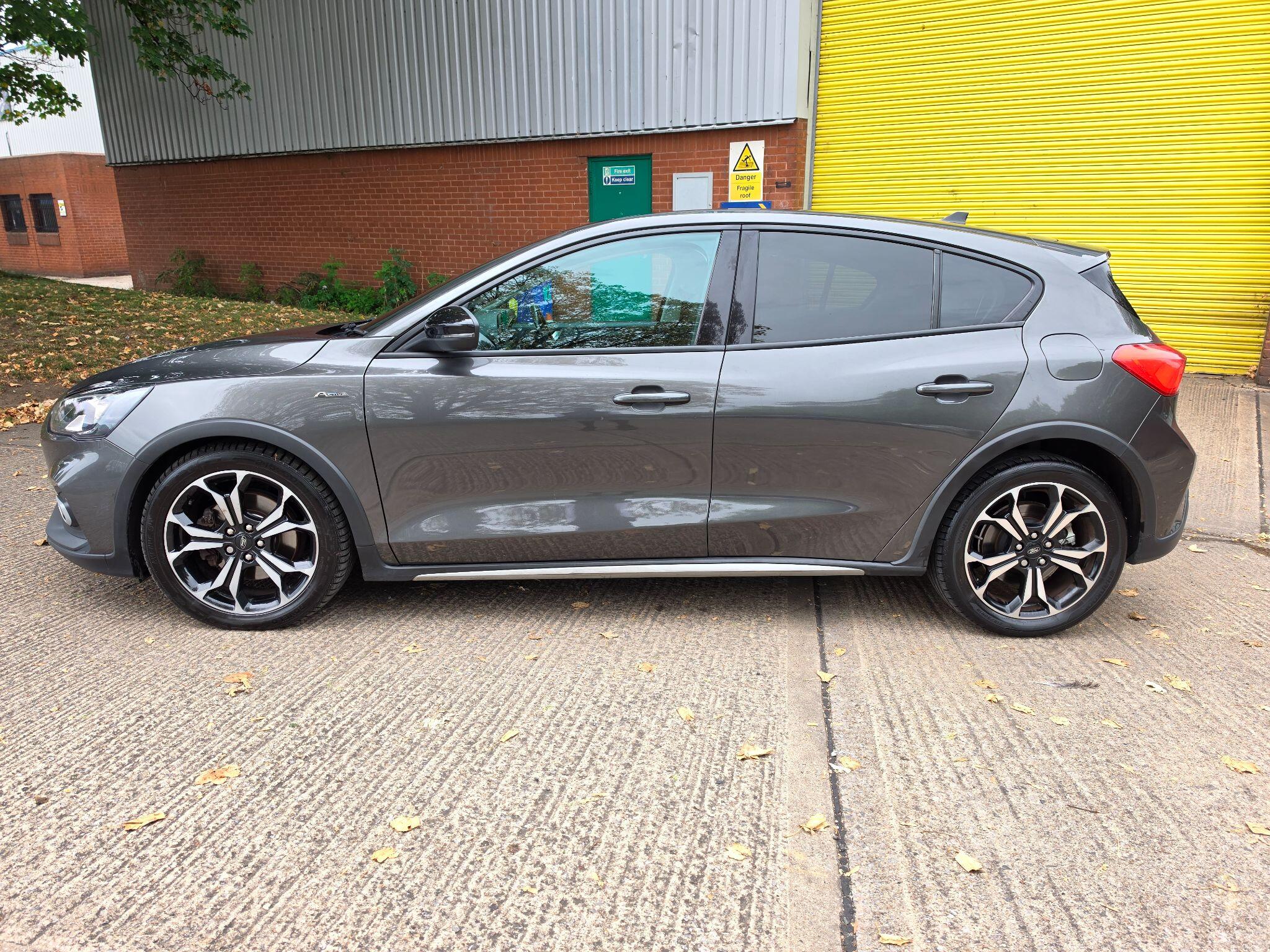 Ford Focus view 40