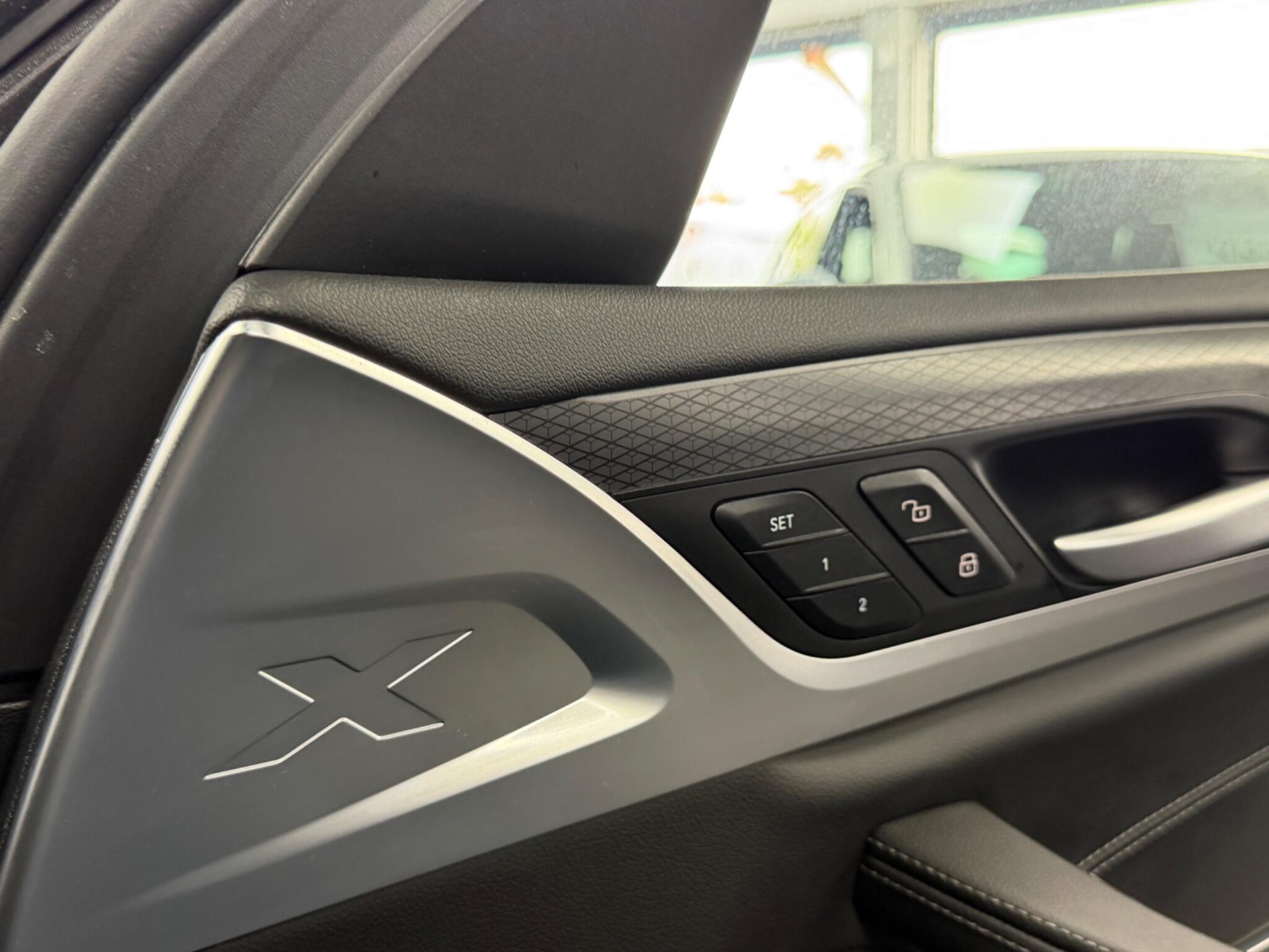 BMW X4 view 30