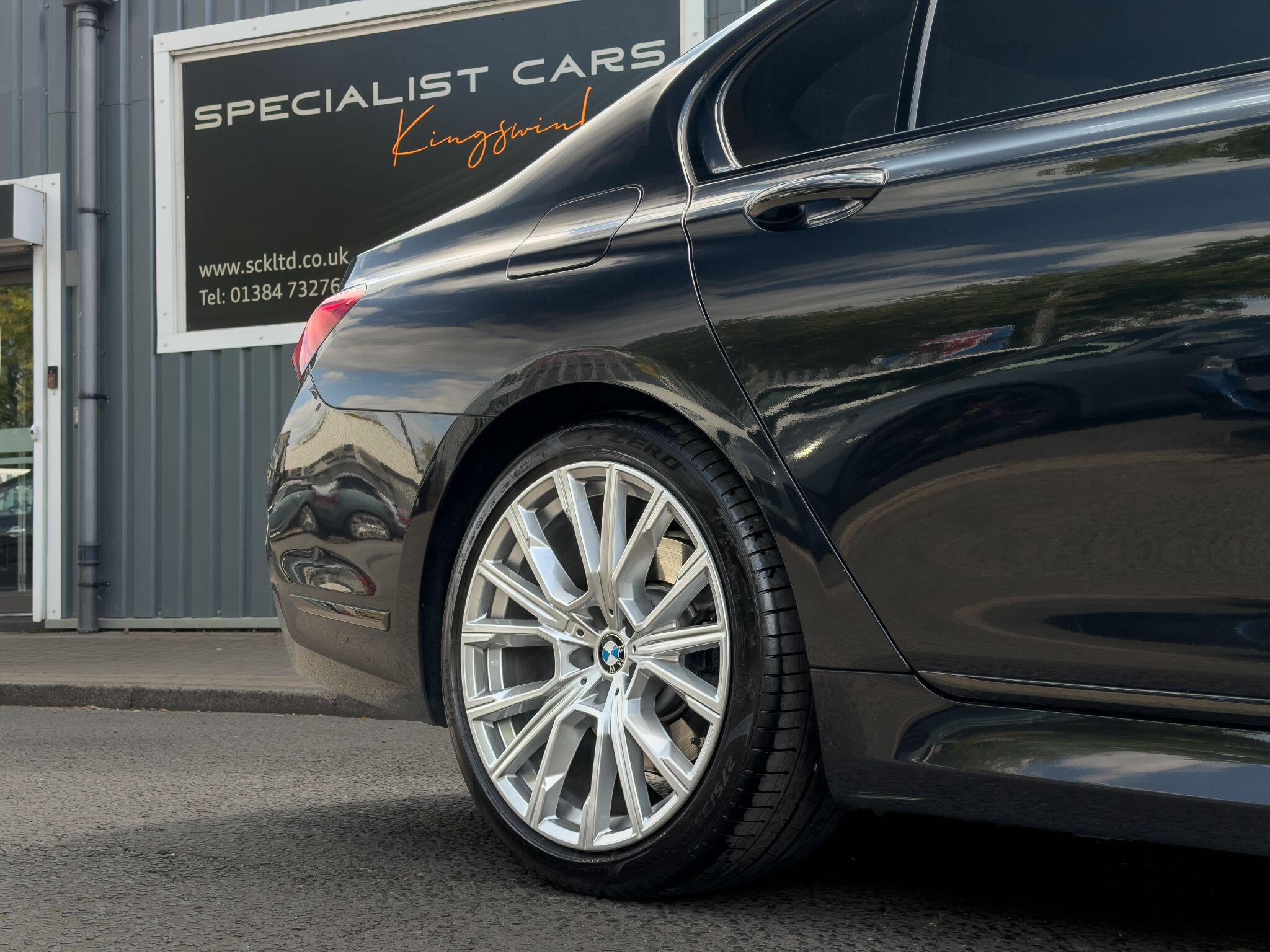 BMW 7 Series view 7